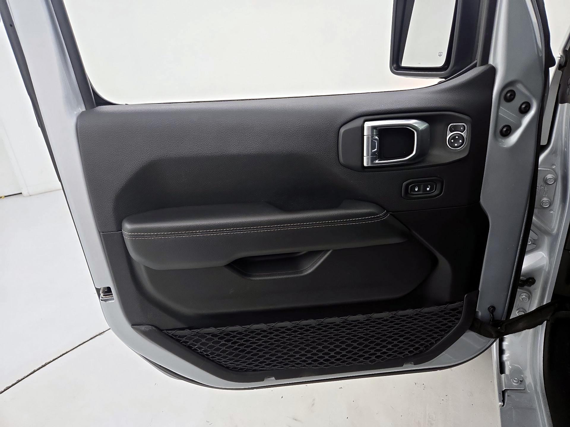 Thumbnail: 2023 Jeep Gladiator - 12