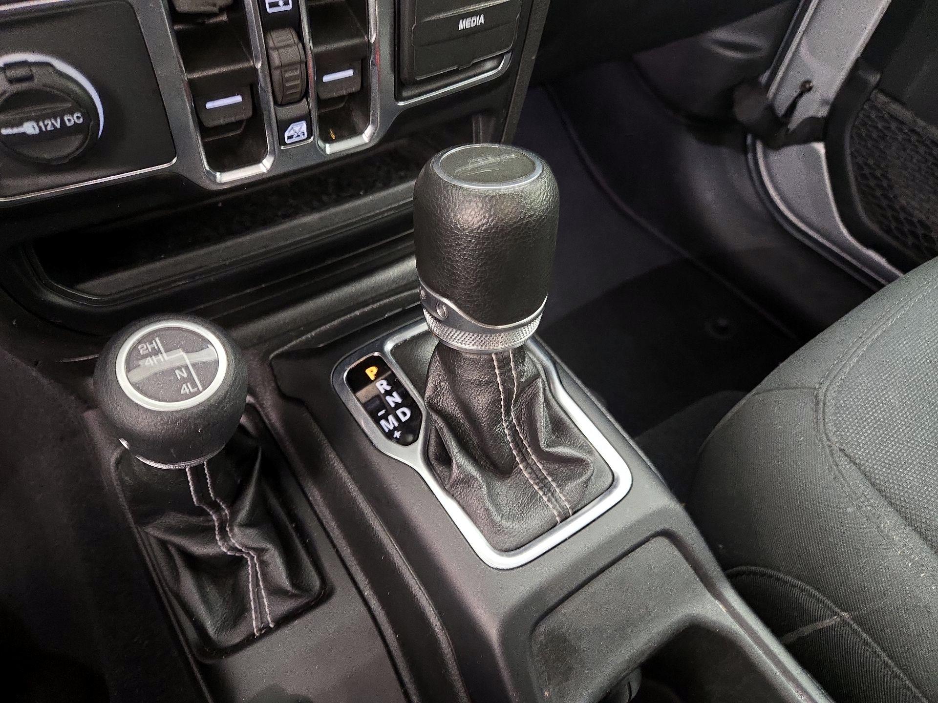 Thumbnail: 2023 Jeep Gladiator - 18