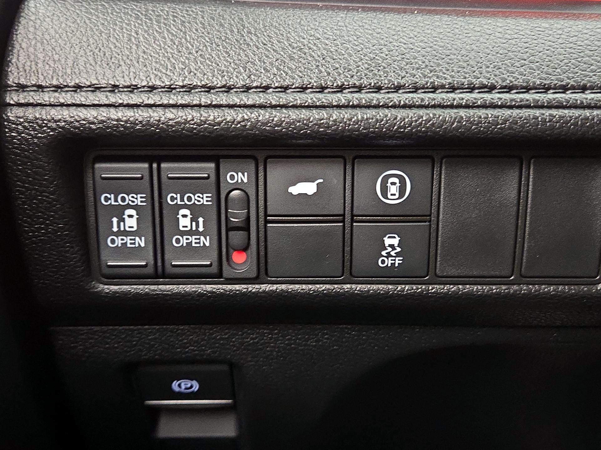 Thumbnail: 2023 Honda Odyssey - 13