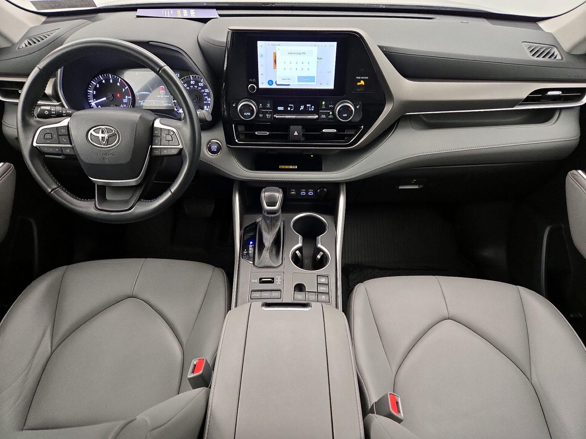 Thumbnail: 2023 Toyota Highlander - 9