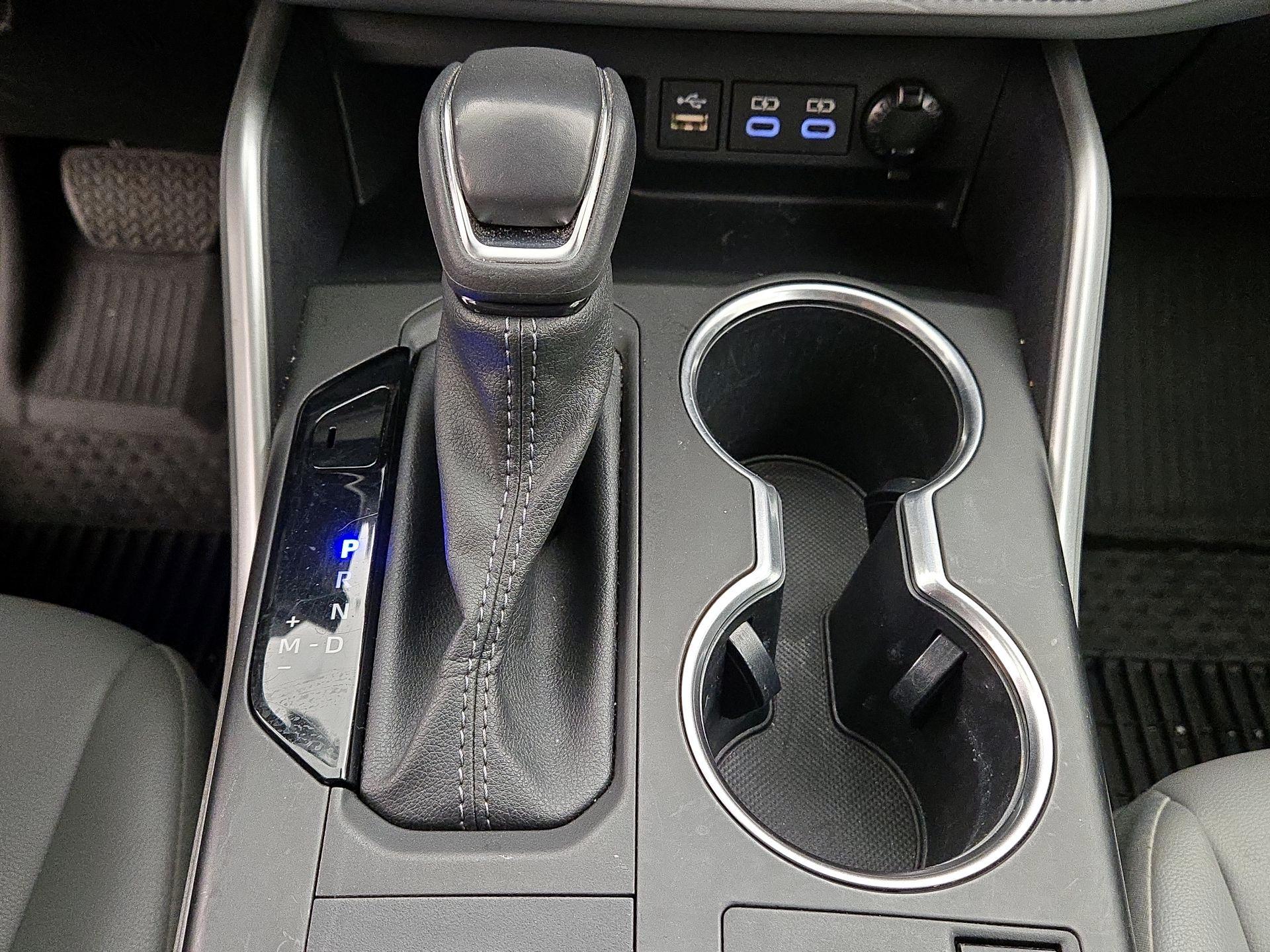 Thumbnail: 2023 Toyota Highlander - 17