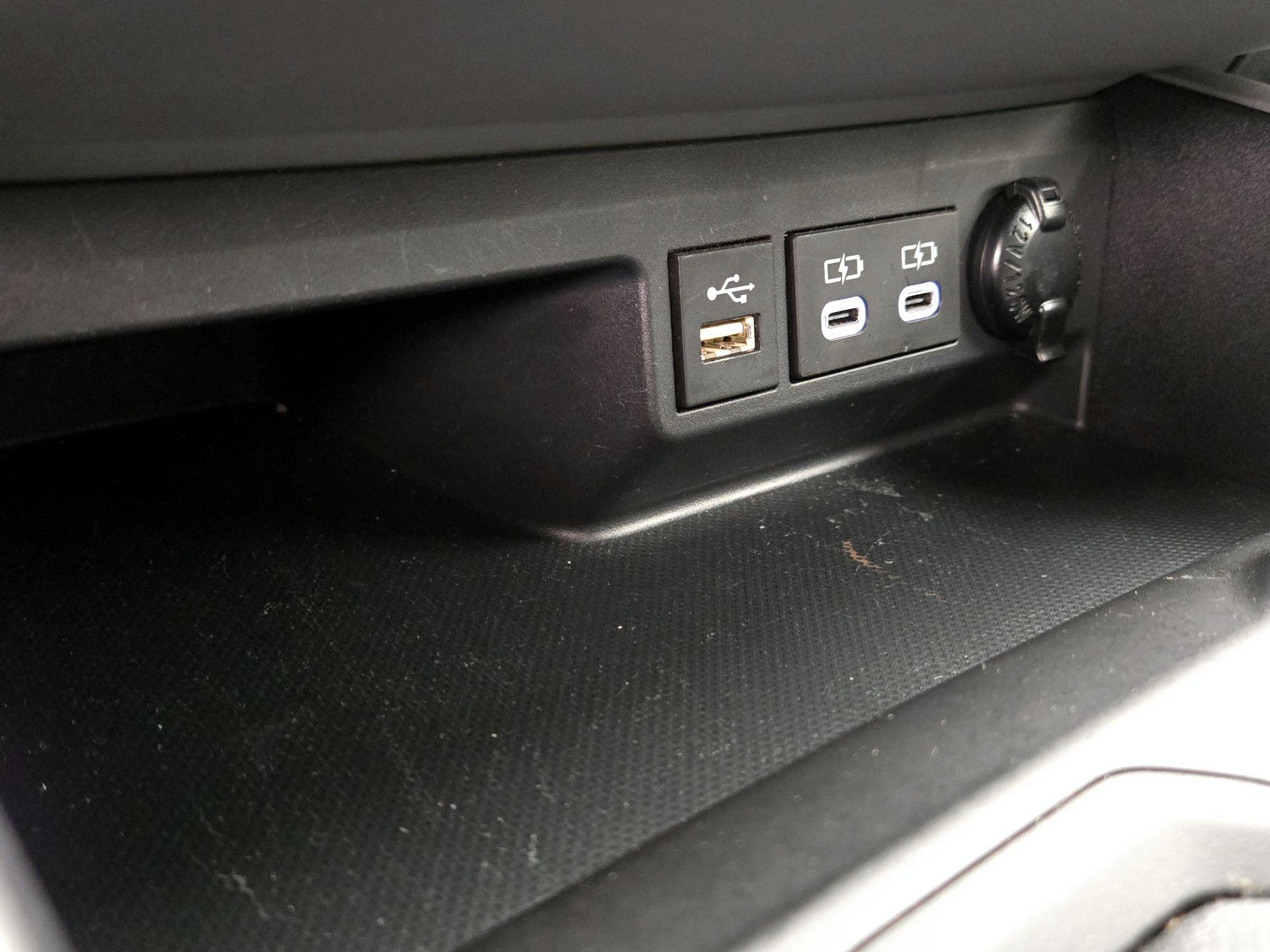 Thumbnail: 2023 Toyota Highlander - 18