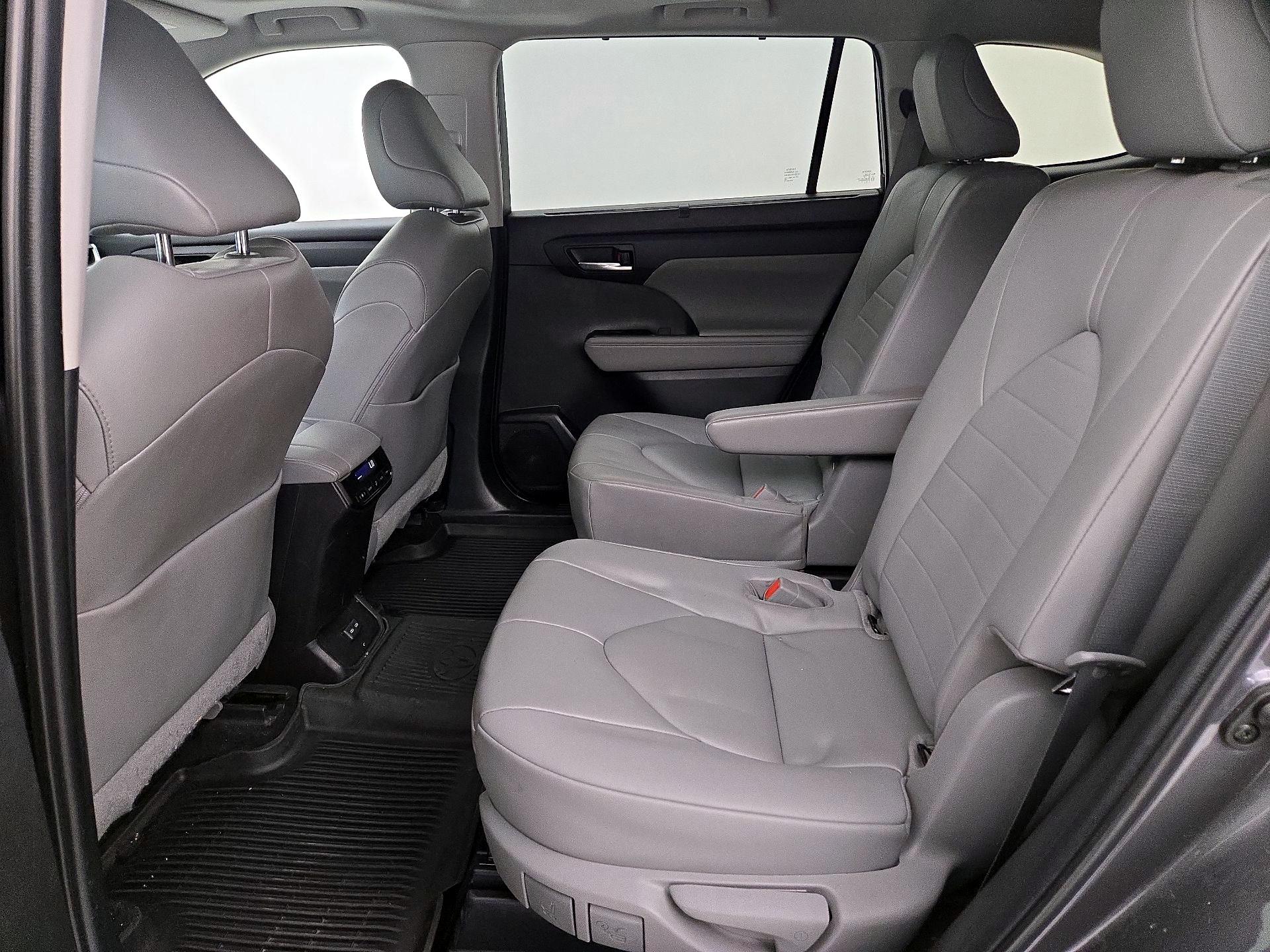 Thumbnail: 2023 Toyota Highlander - 19