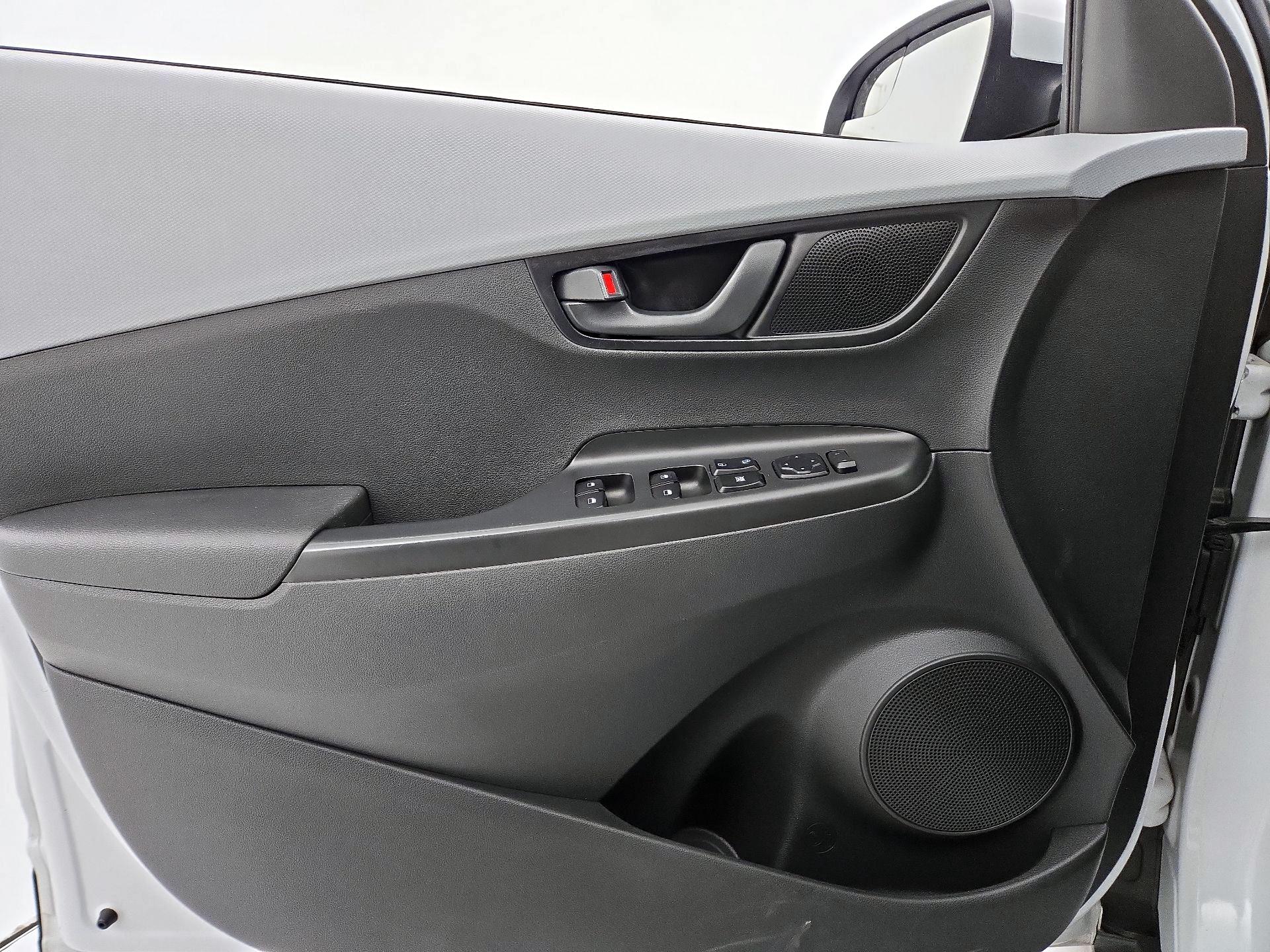 Thumbnail: 2021 Hyundai Kona - 12