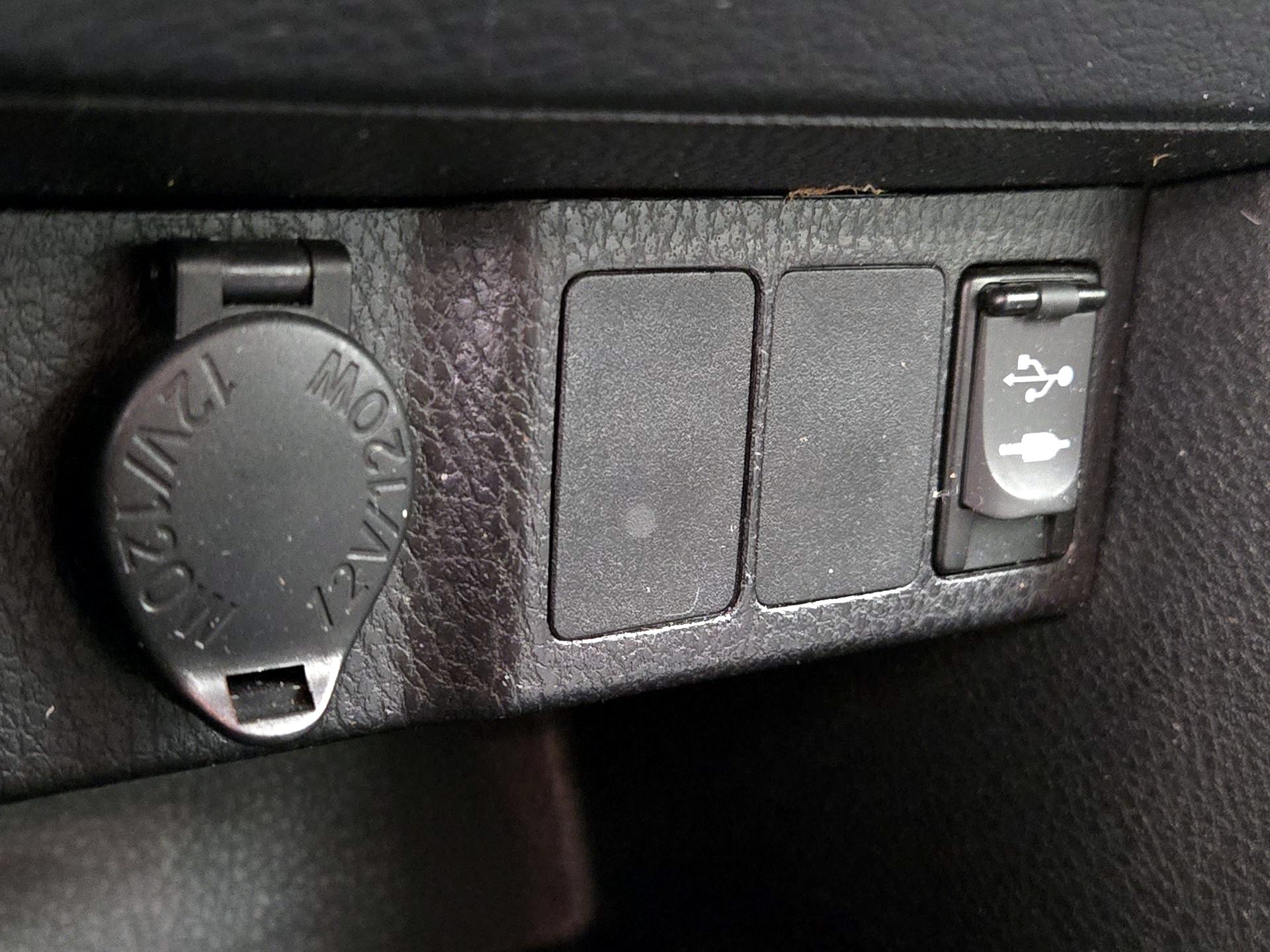 Thumbnail: 2014 Toyota Corolla - 17