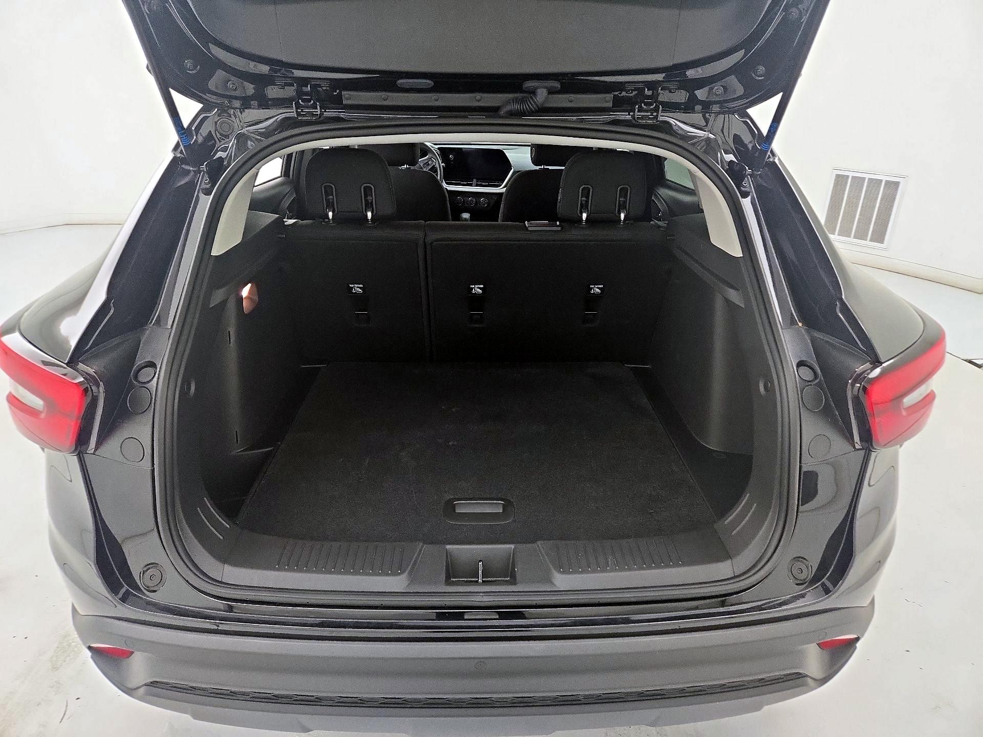 Thumbnail: 2025 Chevrolet Trax - 20