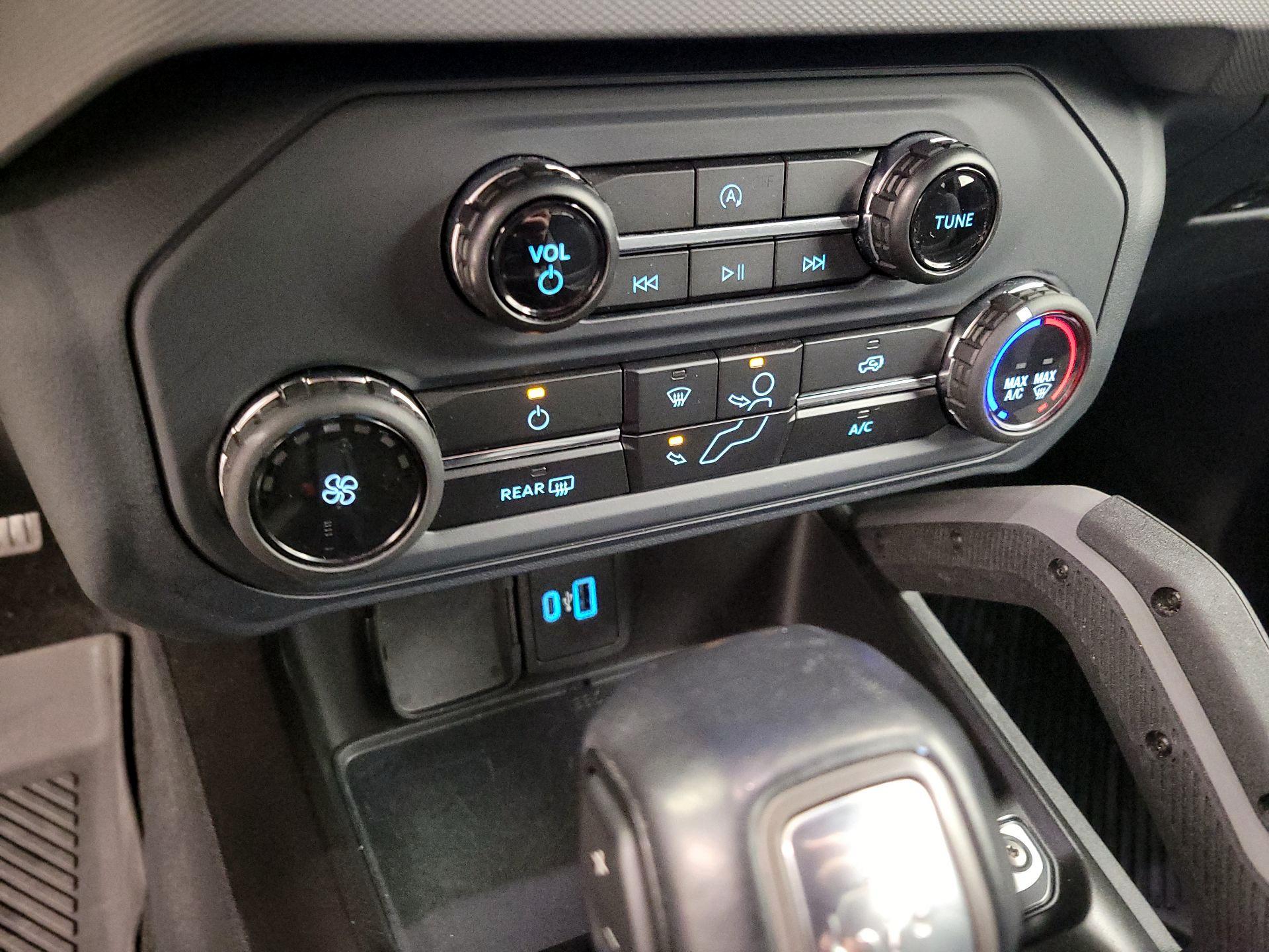 Thumbnail: 2022 Ford Bronco - 16