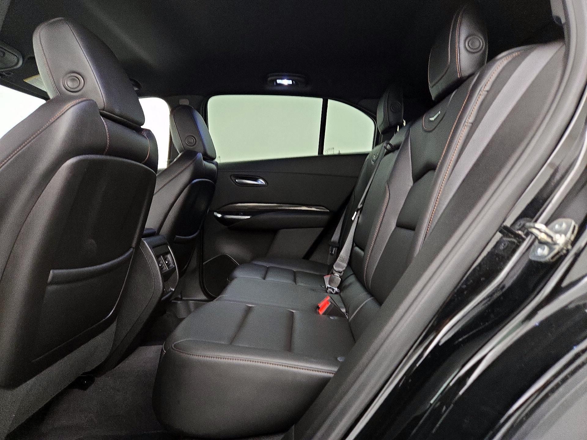 Thumbnail: 2023 Cadillac XT4 - 18