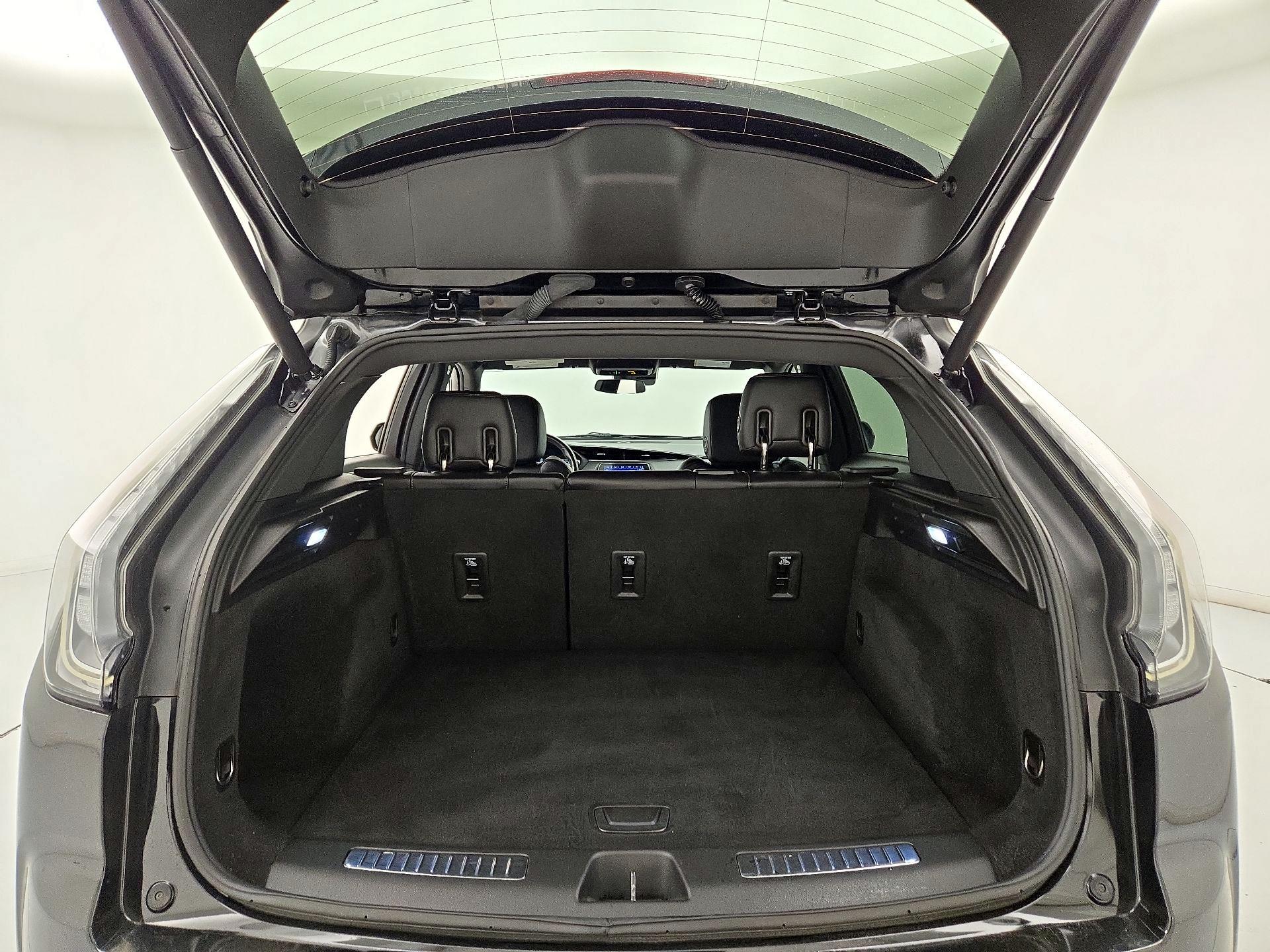 Thumbnail: 2023 Cadillac XT4 - 19