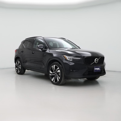 2023 Volvo XC40 B4 Plus Dark Theme