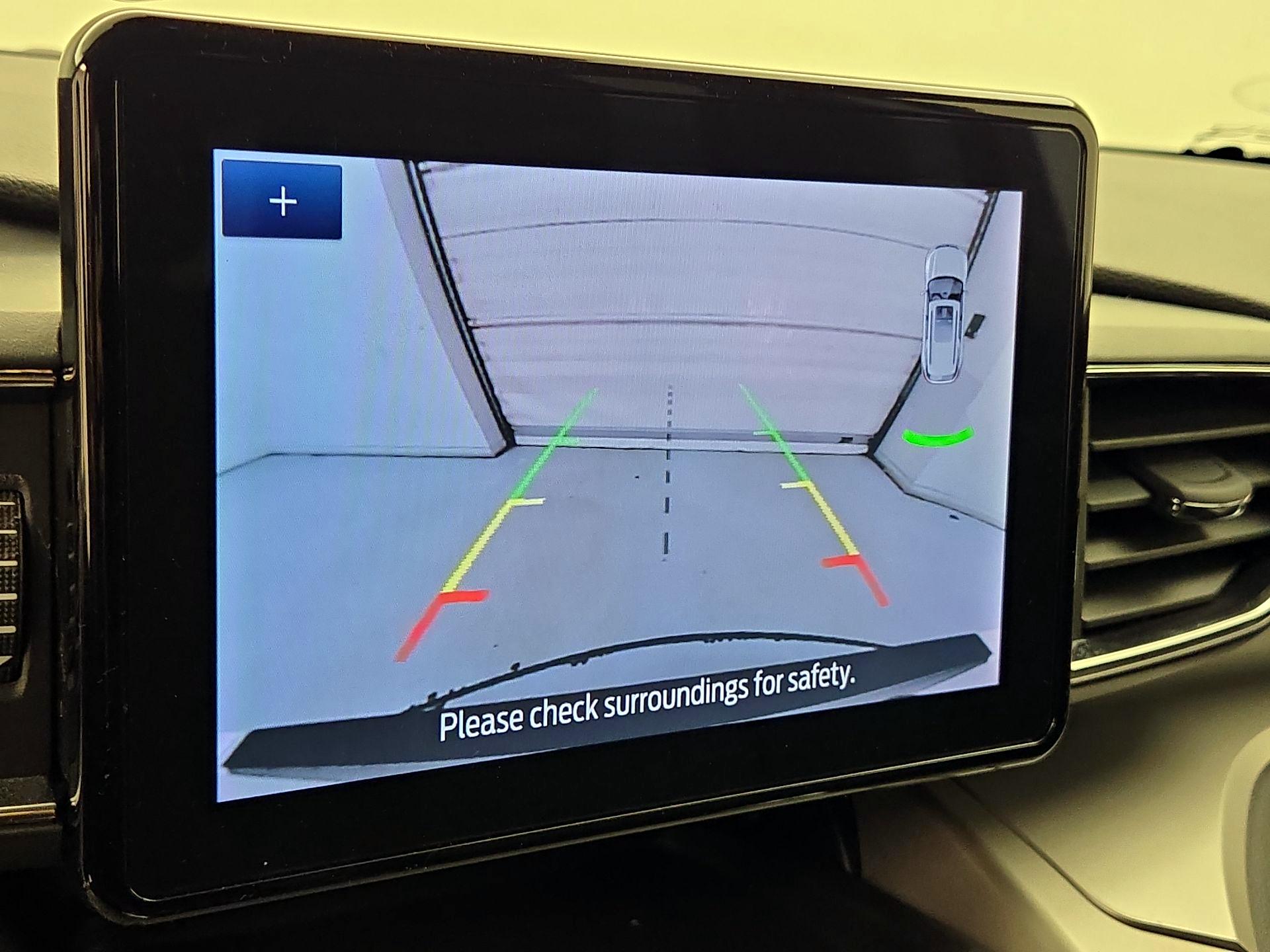 Thumbnail: 2022 Ford Explorer - 15