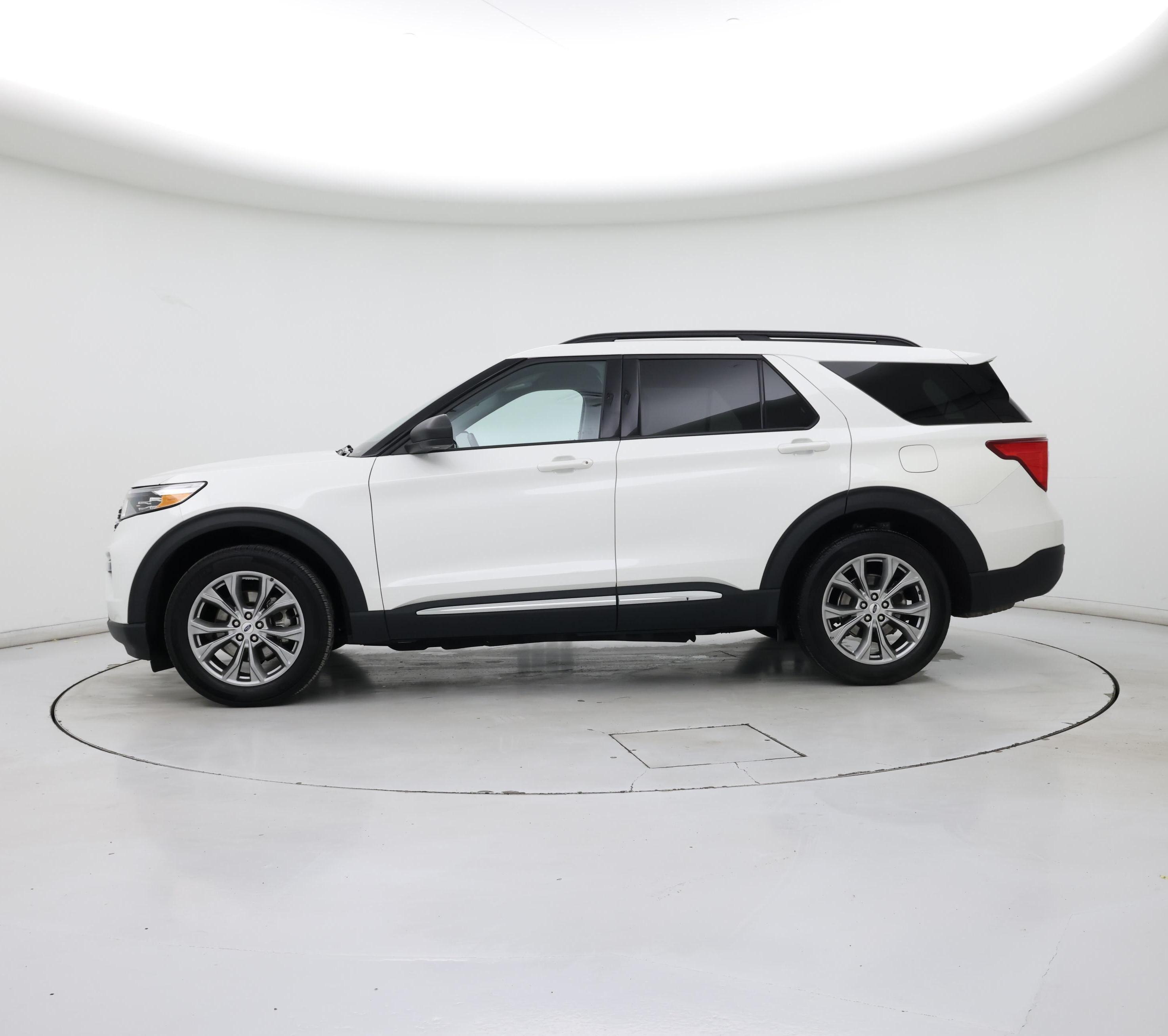 Thumbnail: 2022 Ford Explorer - 3