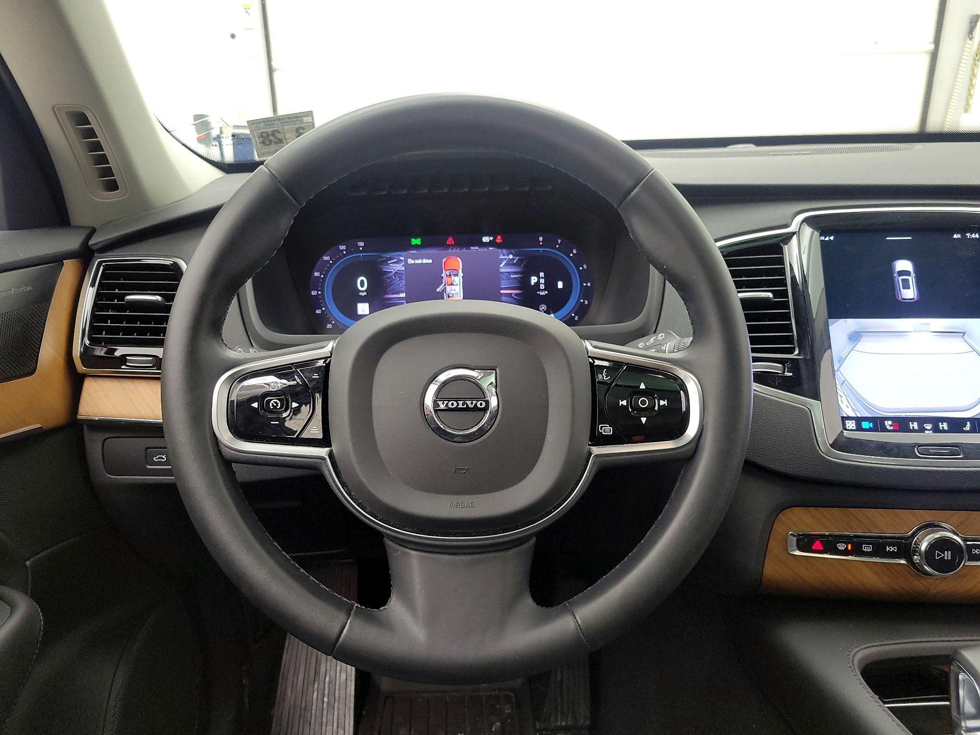 Thumbnail: 2023 Volvo XC90 - 10