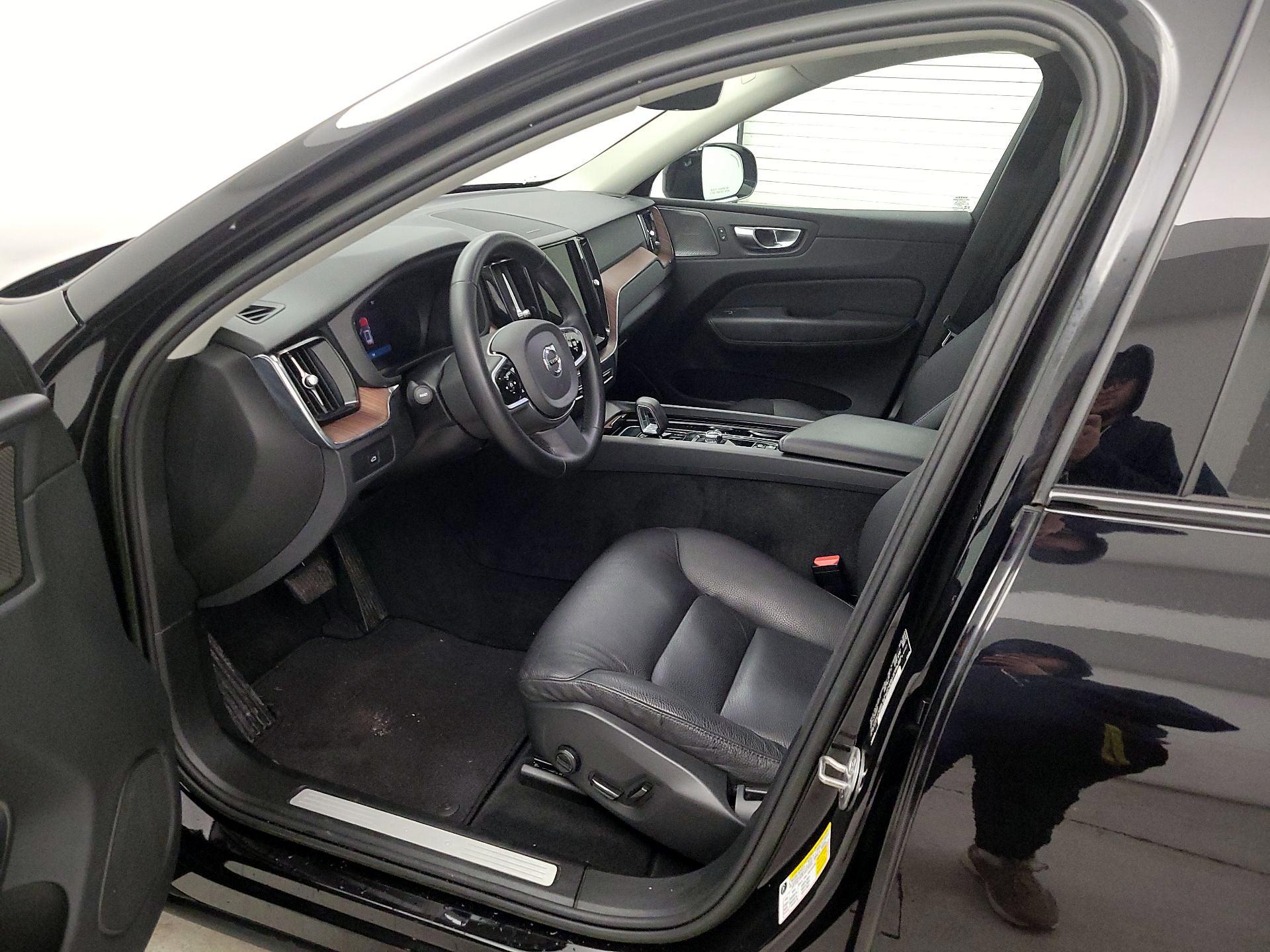 Thumbnail: 2023 Volvo XC60 - 11