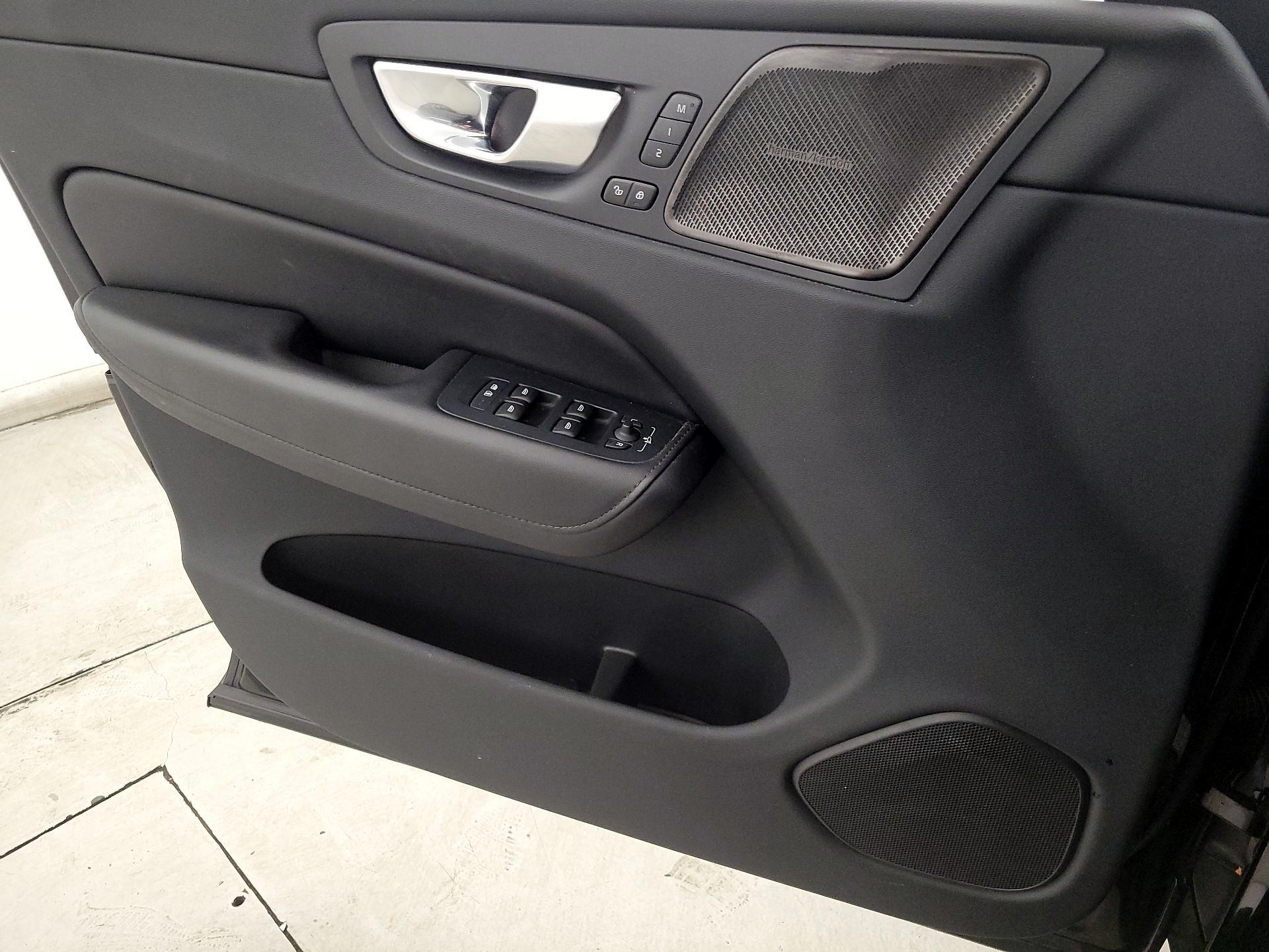 Thumbnail: 2023 Volvo XC60 - 12