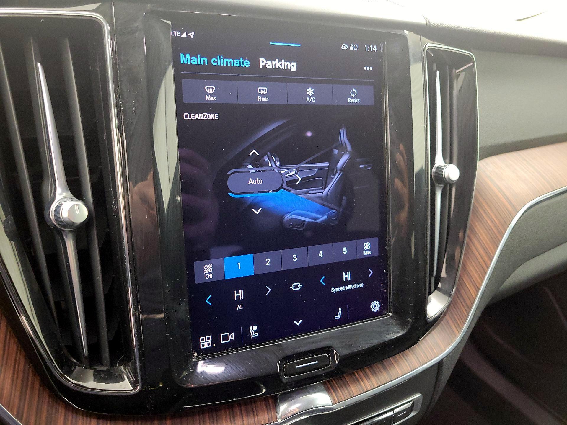 Thumbnail: 2023 Volvo XC60 - 16