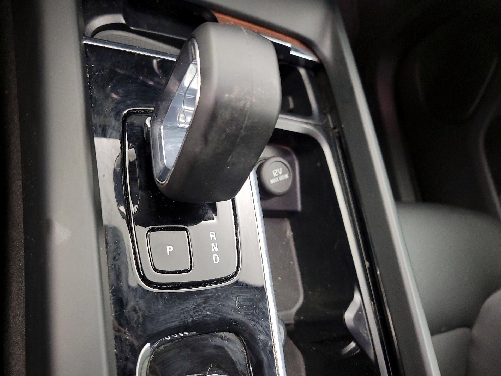 Thumbnail: 2023 Volvo XC60 - 17