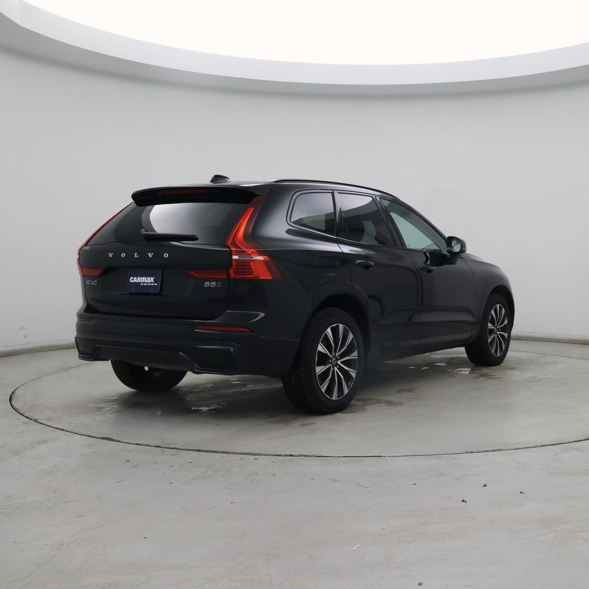 Thumbnail: 2023 Volvo XC60 - 8