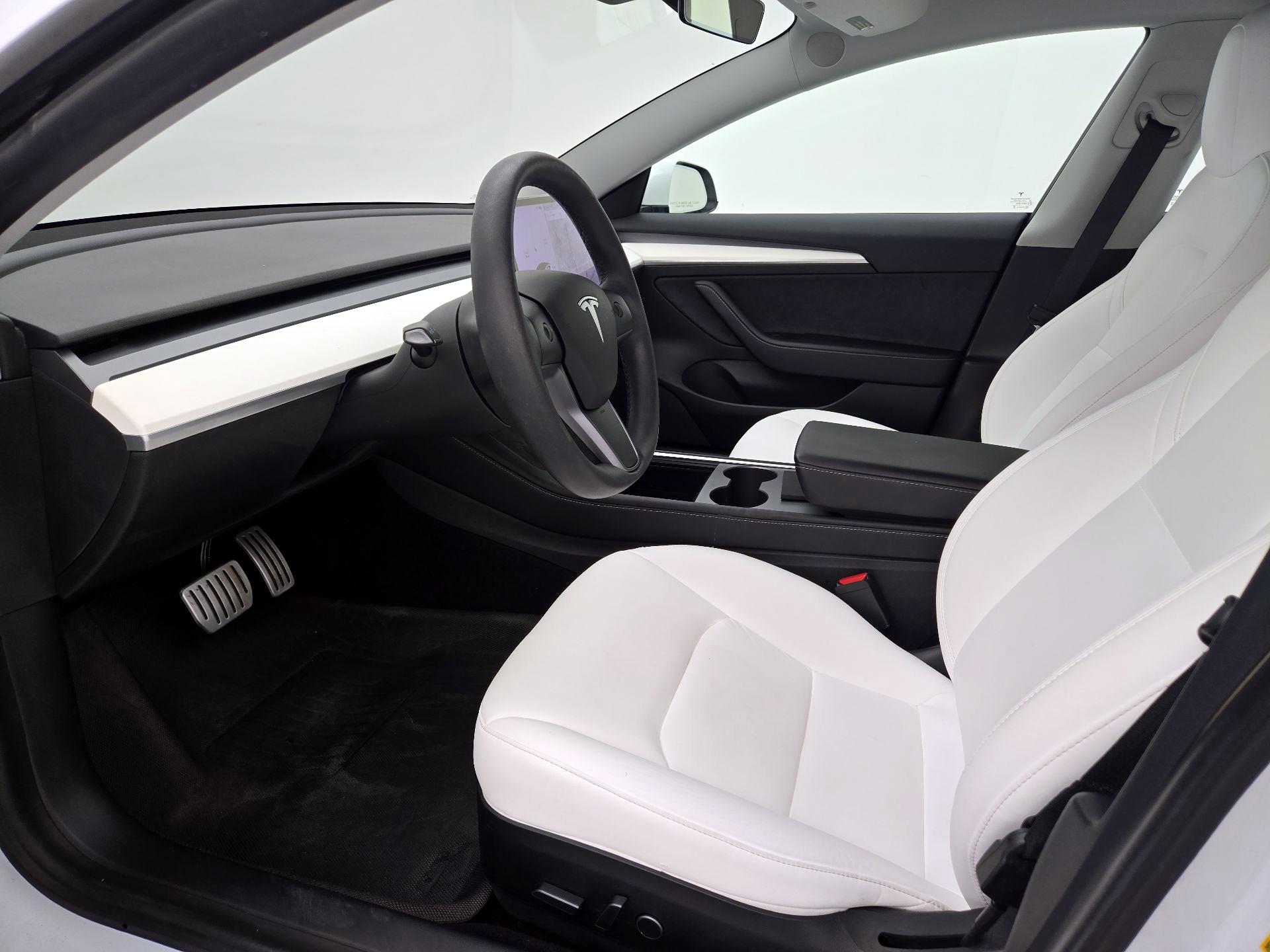 Thumbnail: 2021 Tesla Model 3 - 11