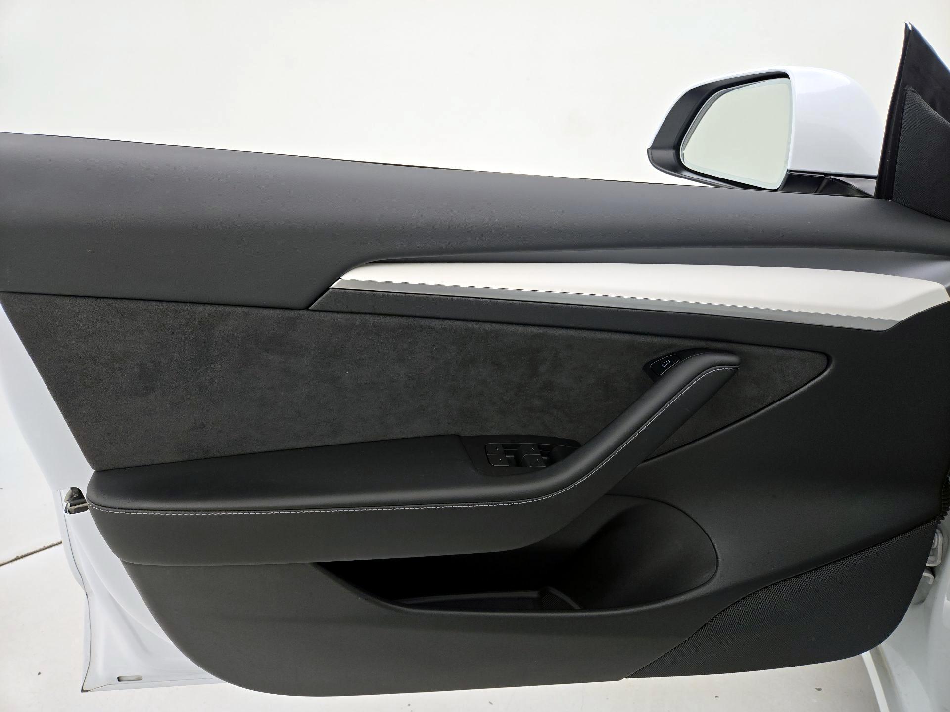 Thumbnail: 2021 Tesla Model 3 - 12