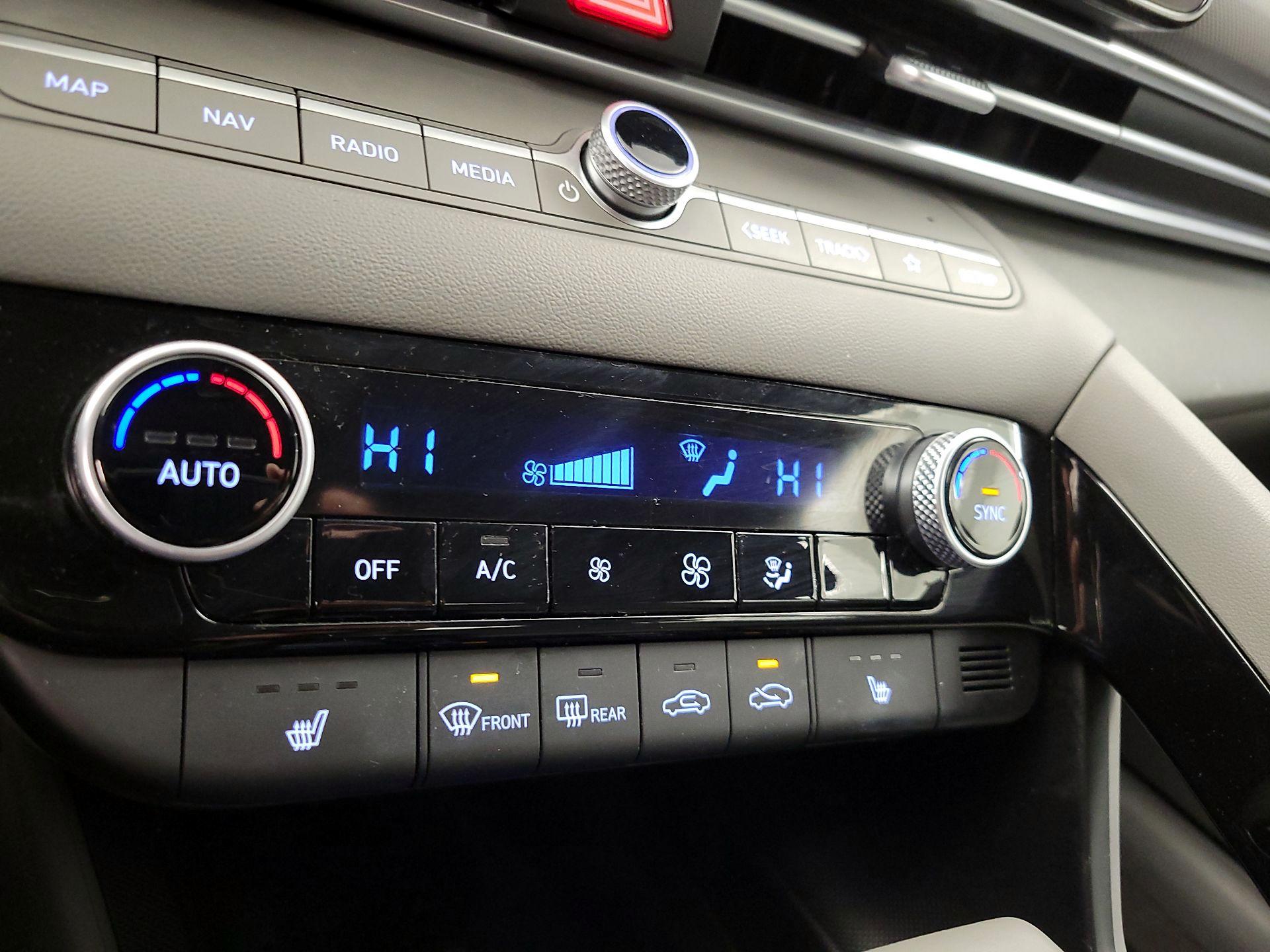 Thumbnail: 2023 Hyundai Elantra - 17