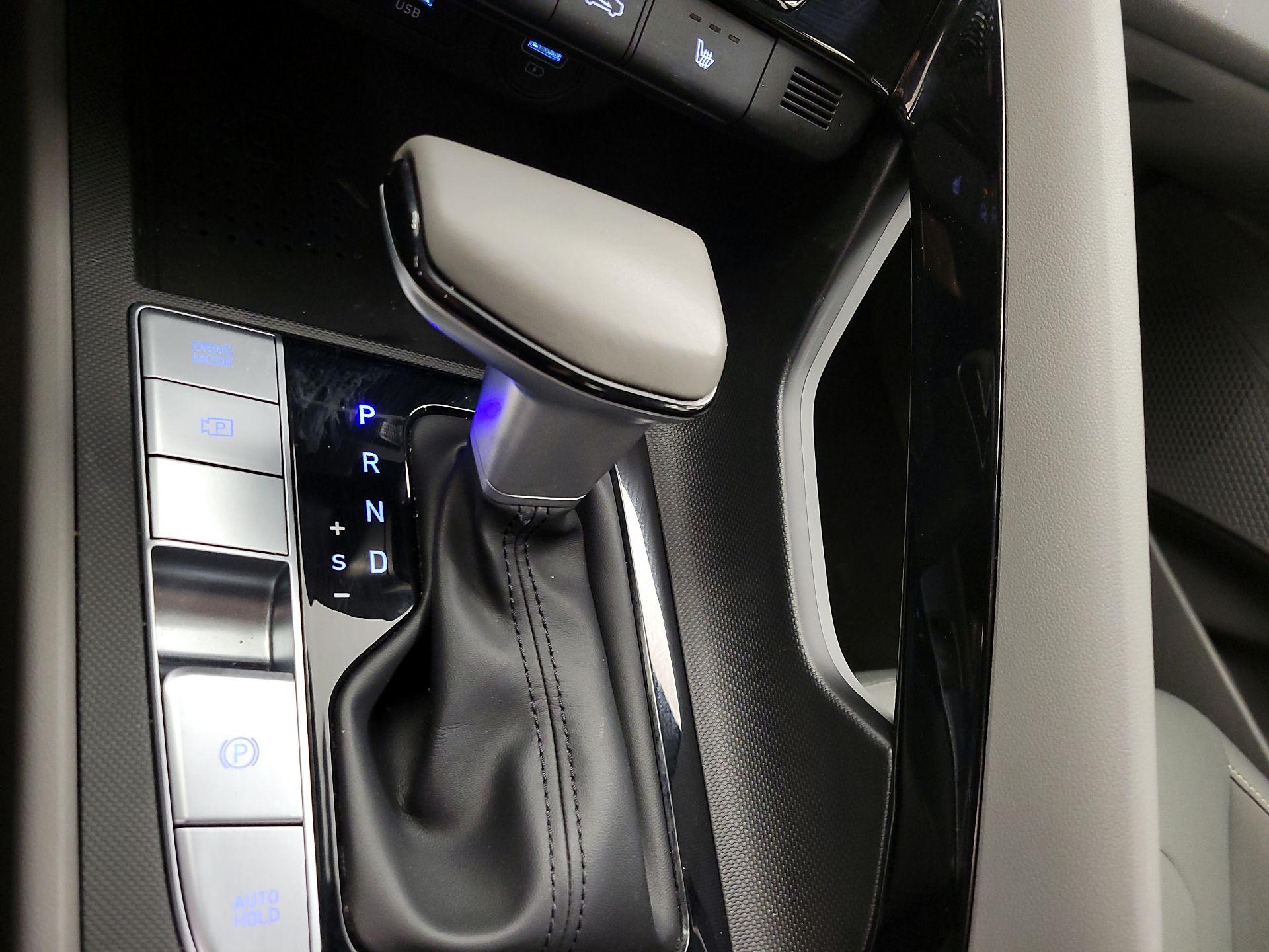 Thumbnail: 2023 Hyundai Elantra - 18