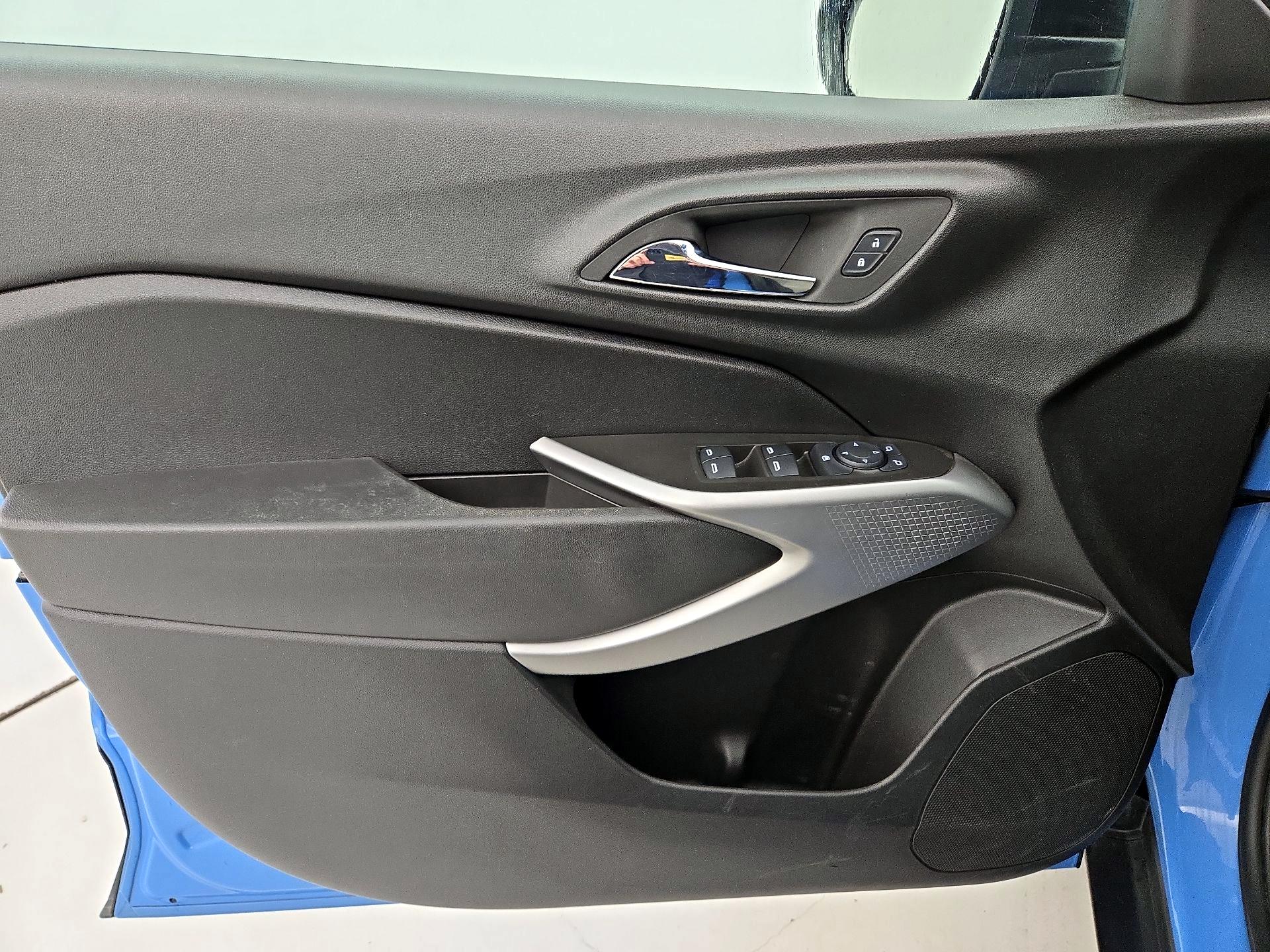 Thumbnail: 2024 Chevrolet Trax - 12