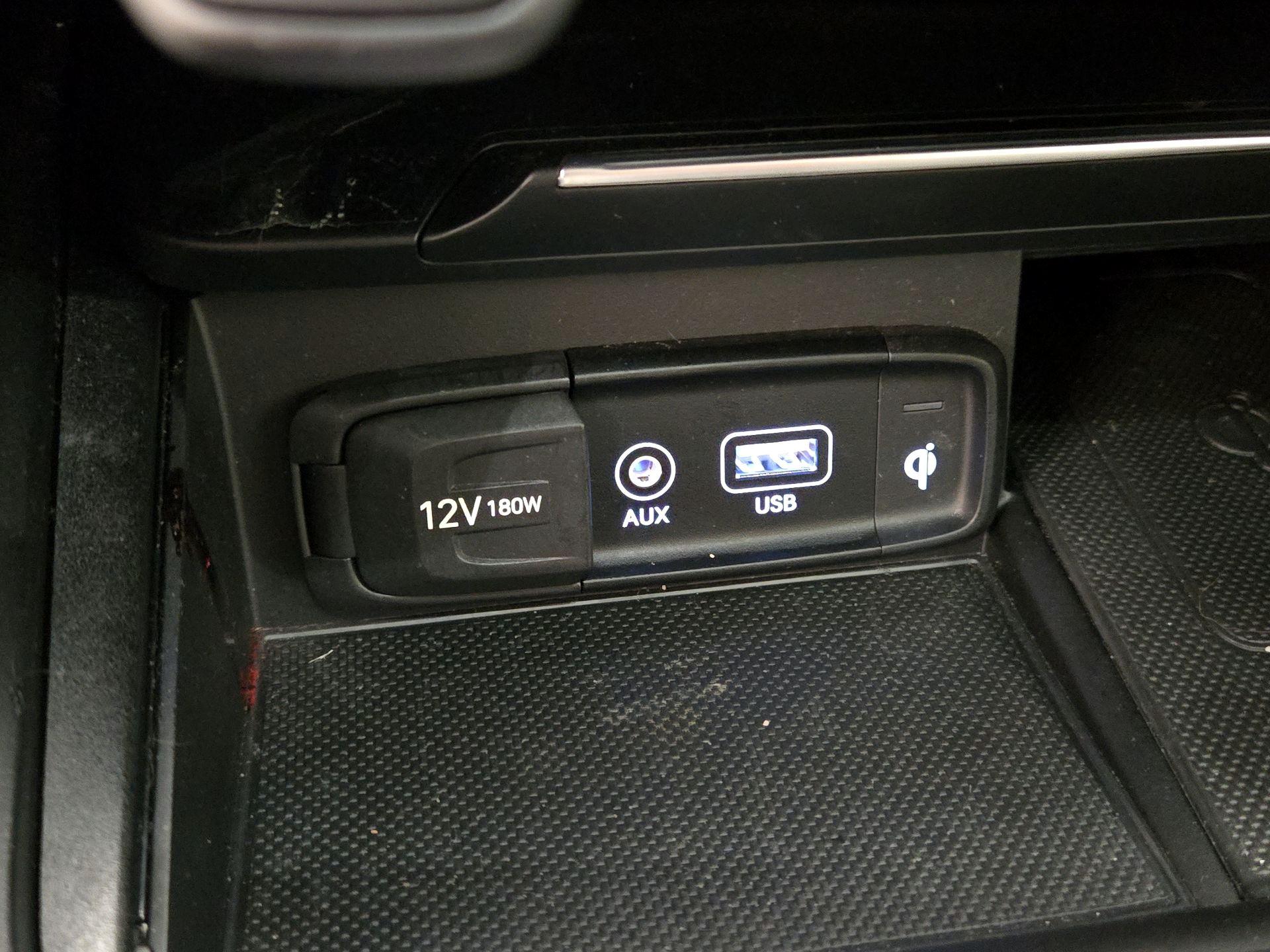 Thumbnail: 2021 Genesis G70 - 19