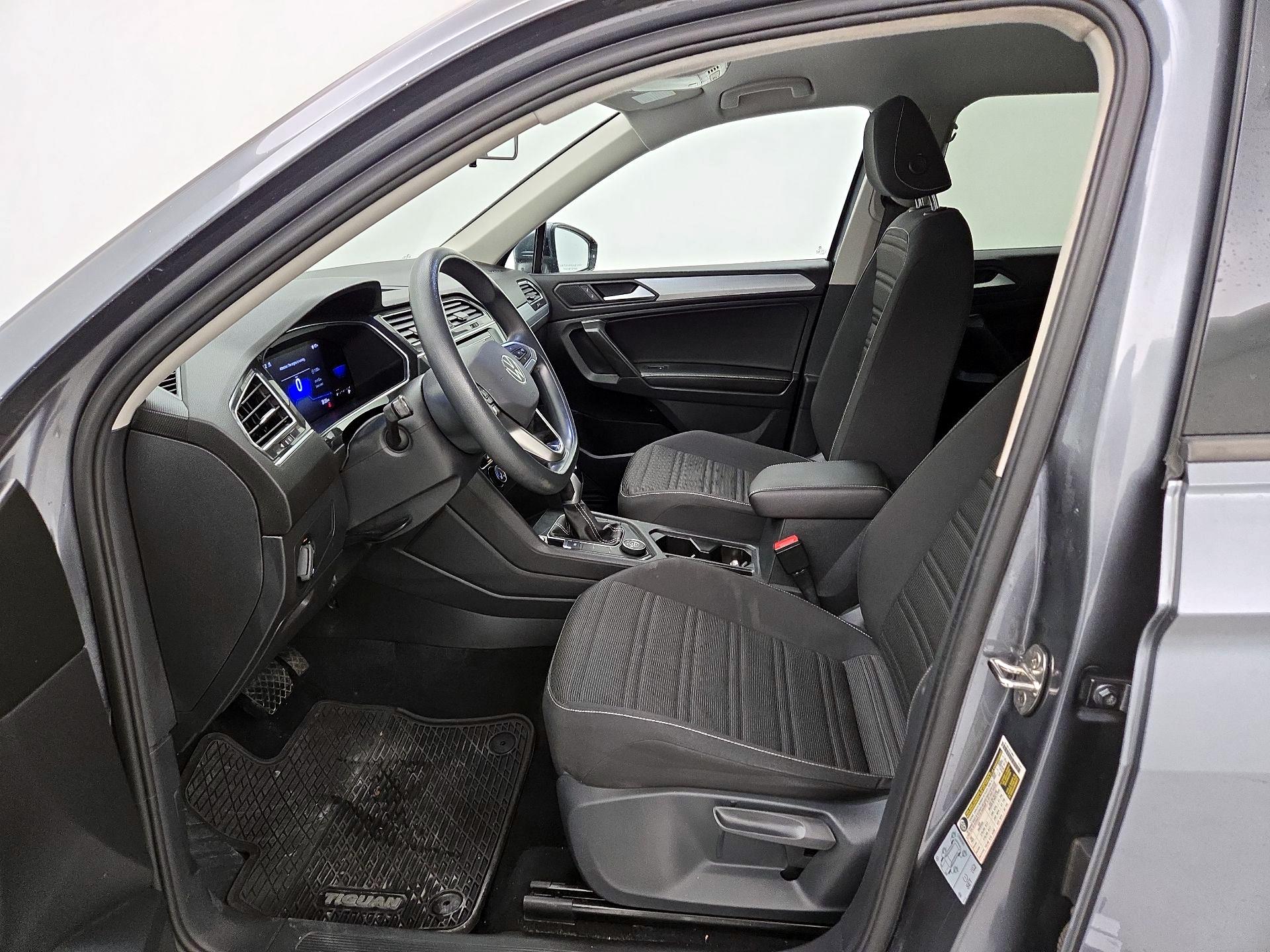 Thumbnail: 2022 Volkswagen Tiguan - 11