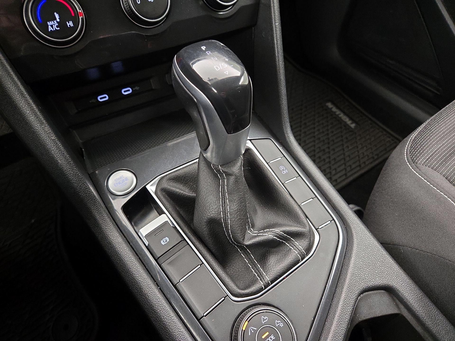 Thumbnail: 2022 Volkswagen Tiguan - 17