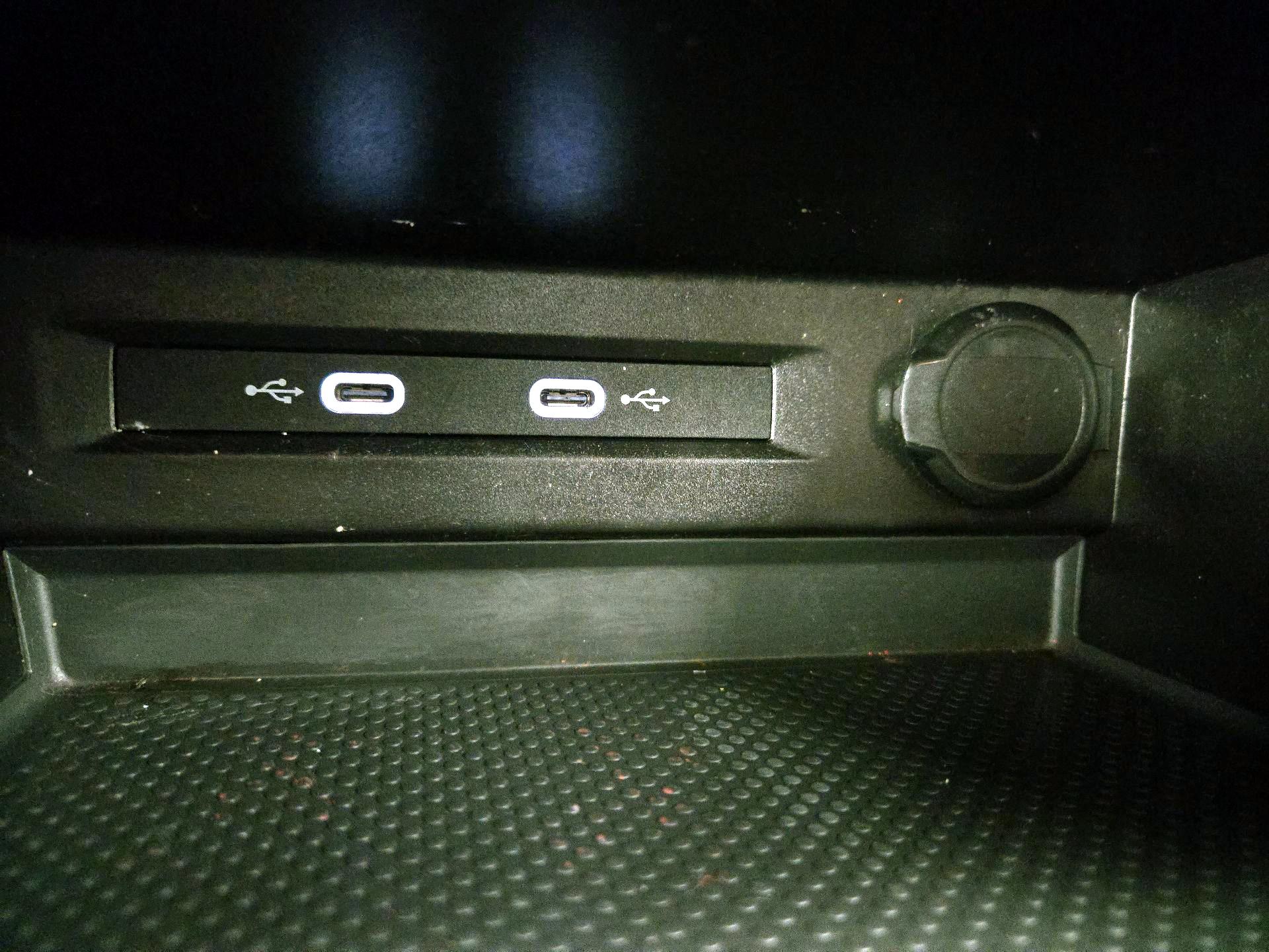 Thumbnail: 2022 Volkswagen Tiguan - 18