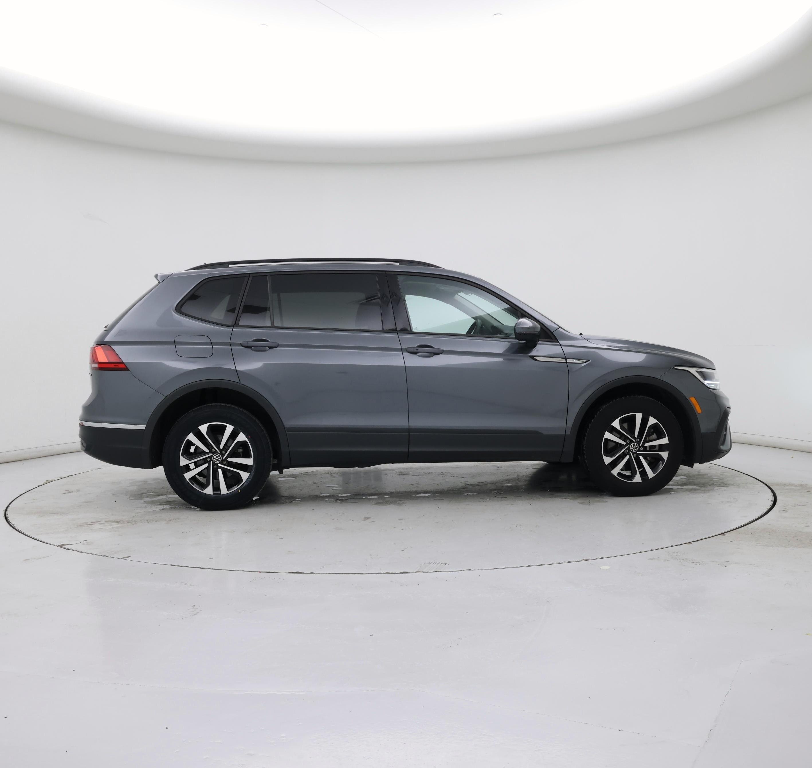 Thumbnail: 2022 Volkswagen Tiguan - 7