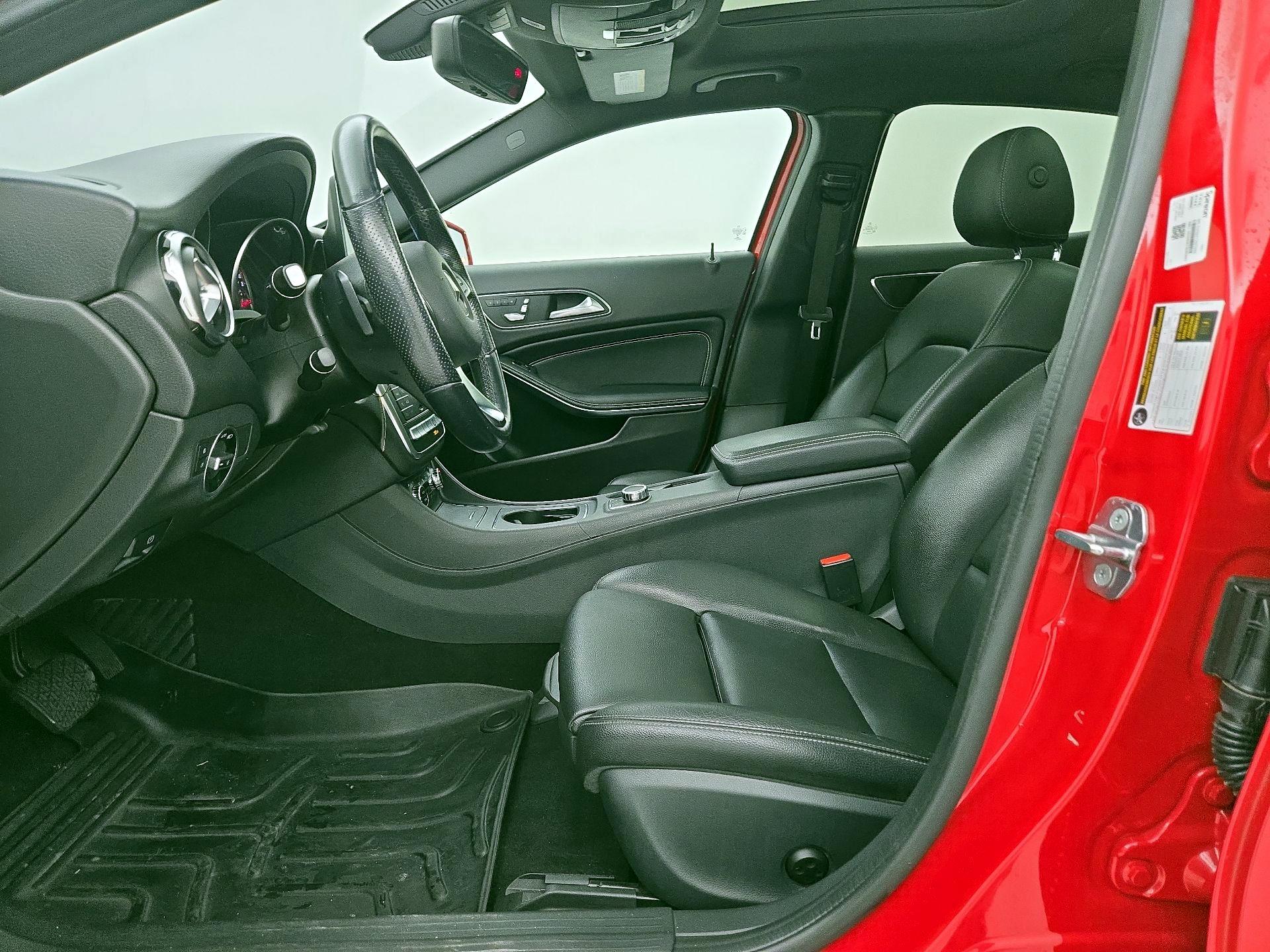 Thumbnail: 2019 Mercedes-Benz GLA - 11