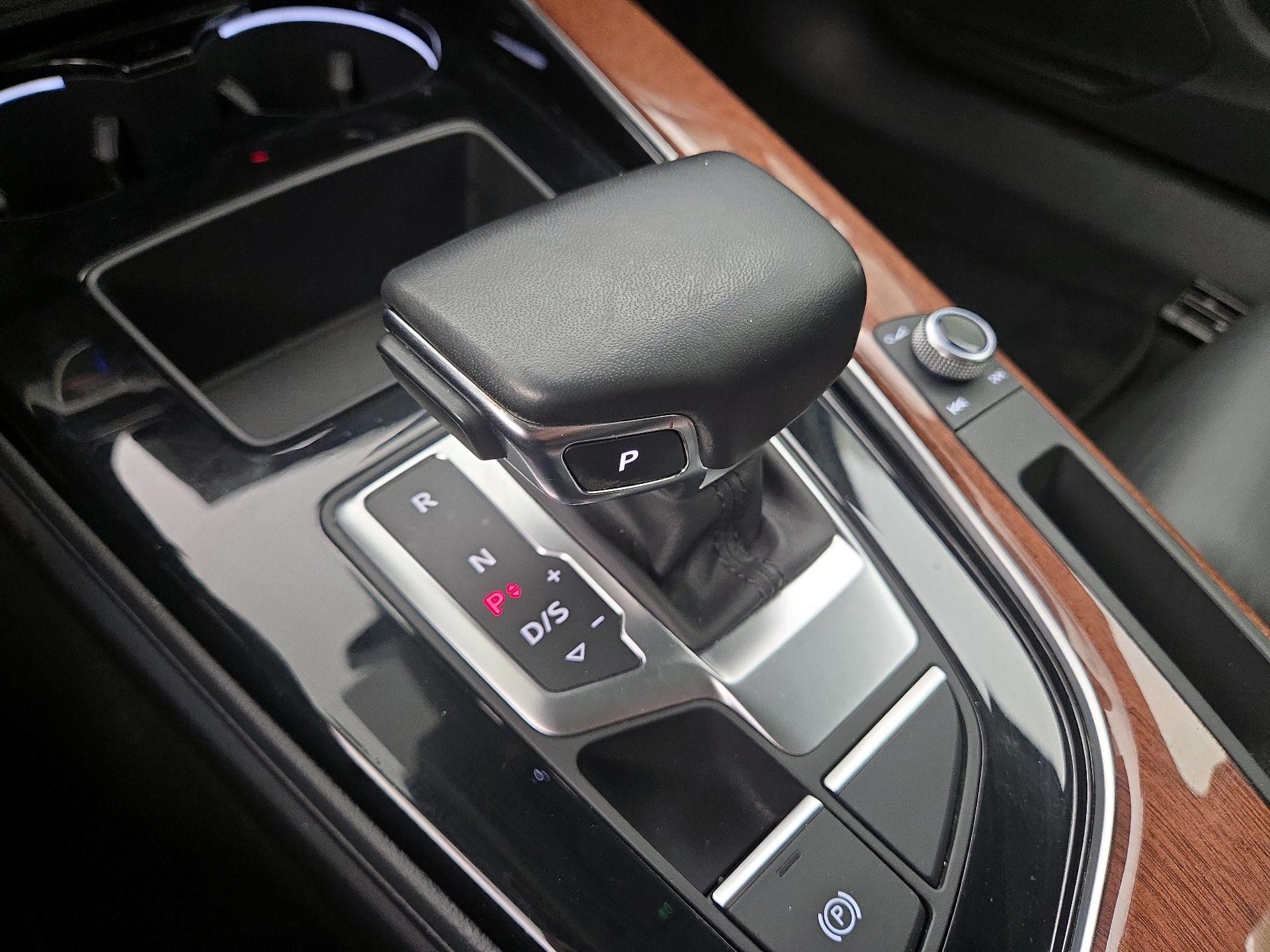 Thumbnail: 2023 Audi A4 - 17