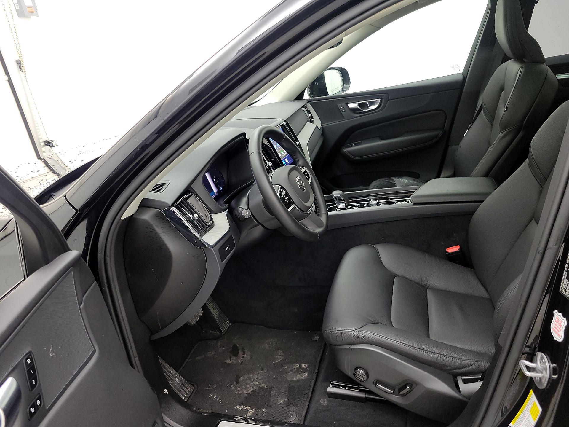 Thumbnail: 2025 Volvo XC60 - 11