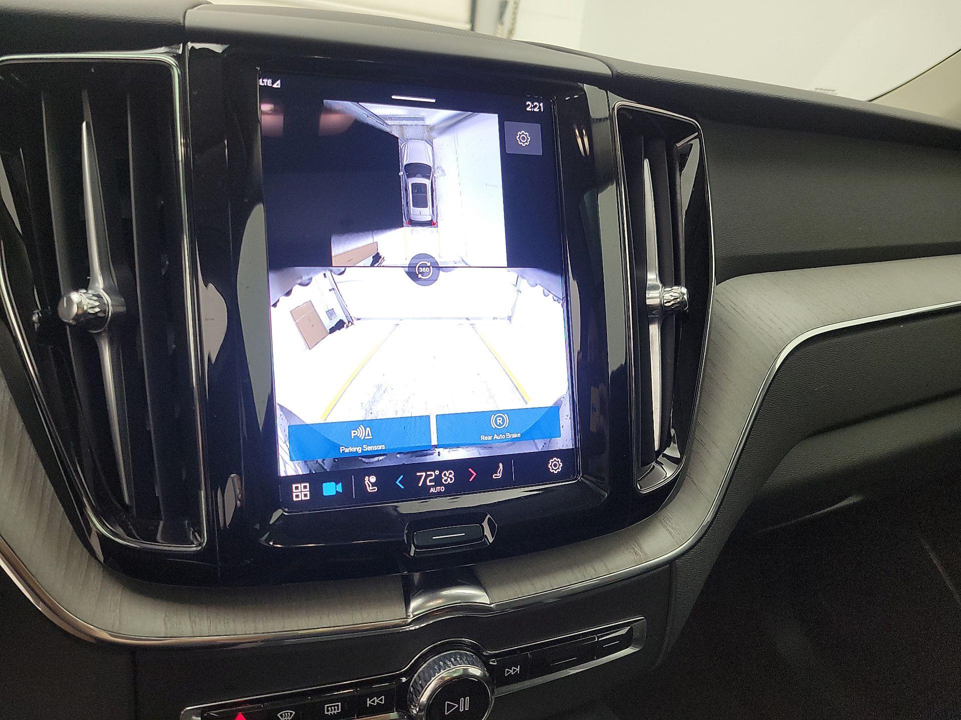 Thumbnail: 2025 Volvo XC60 - 14