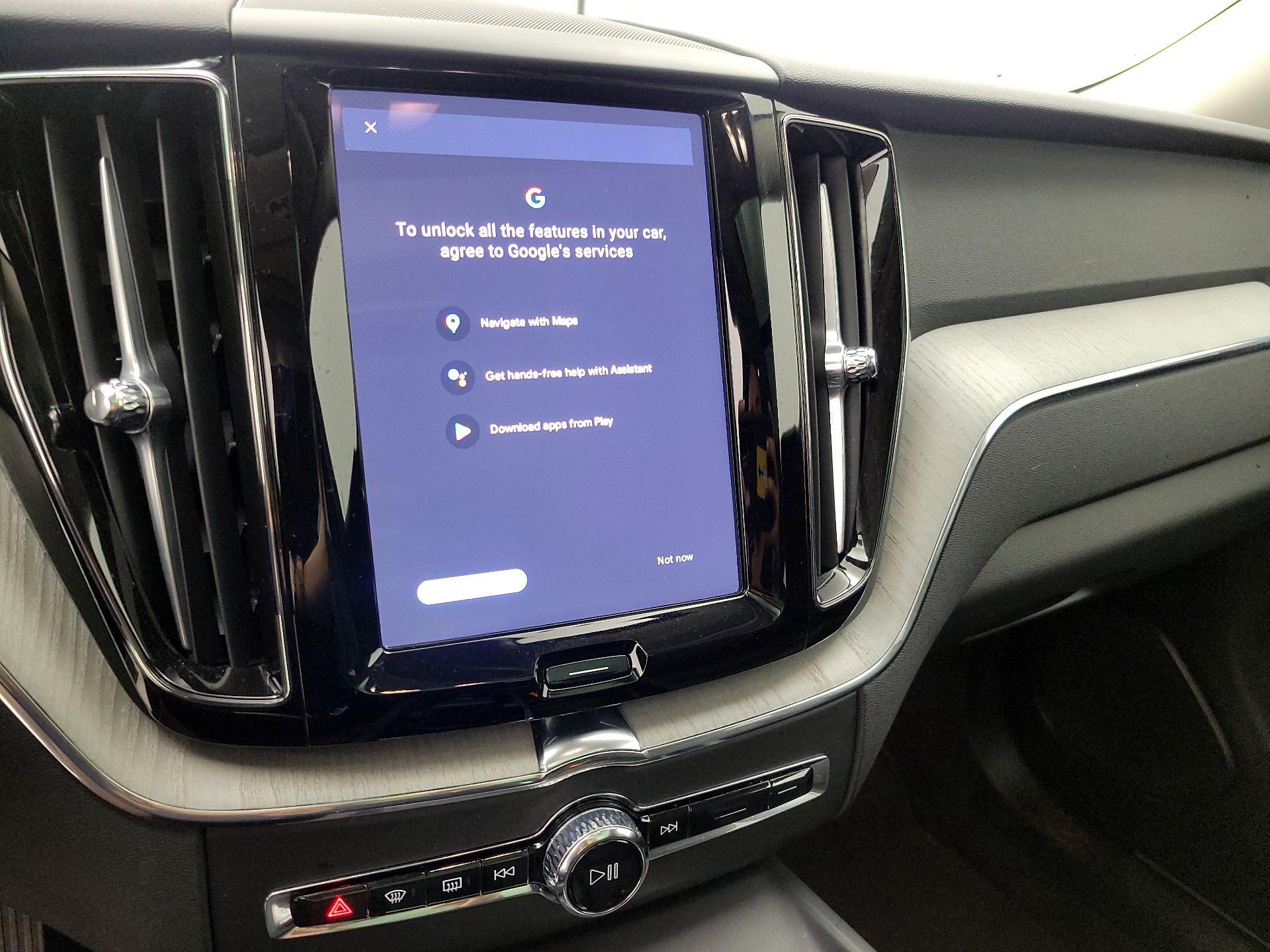 Thumbnail: 2025 Volvo XC60 - 16