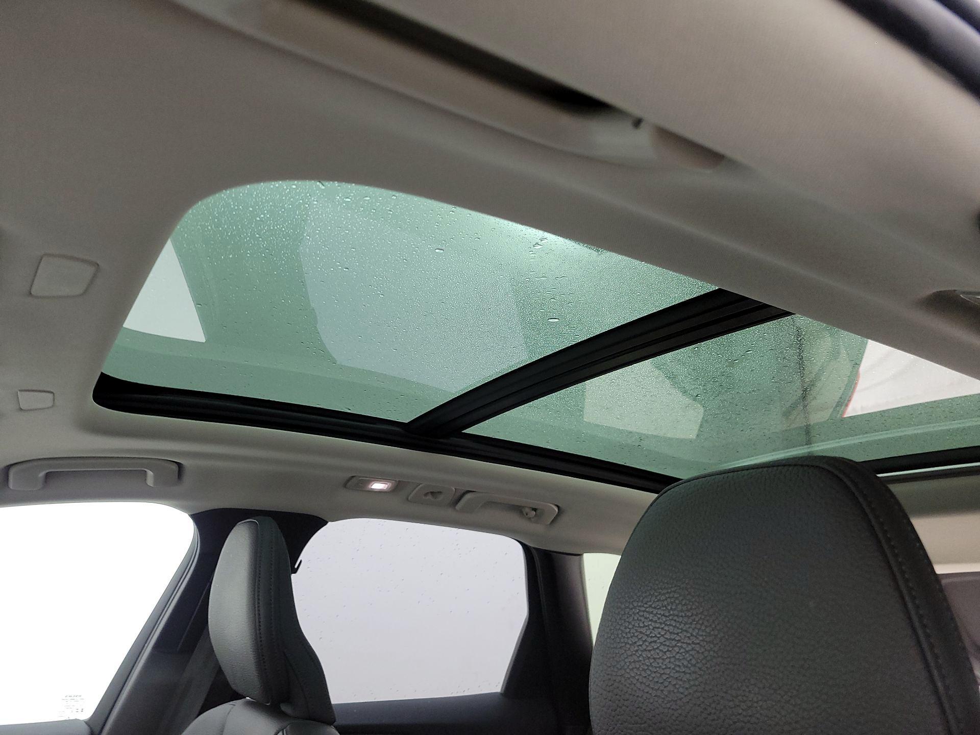 Thumbnail: 2025 Volvo XC60 - 18