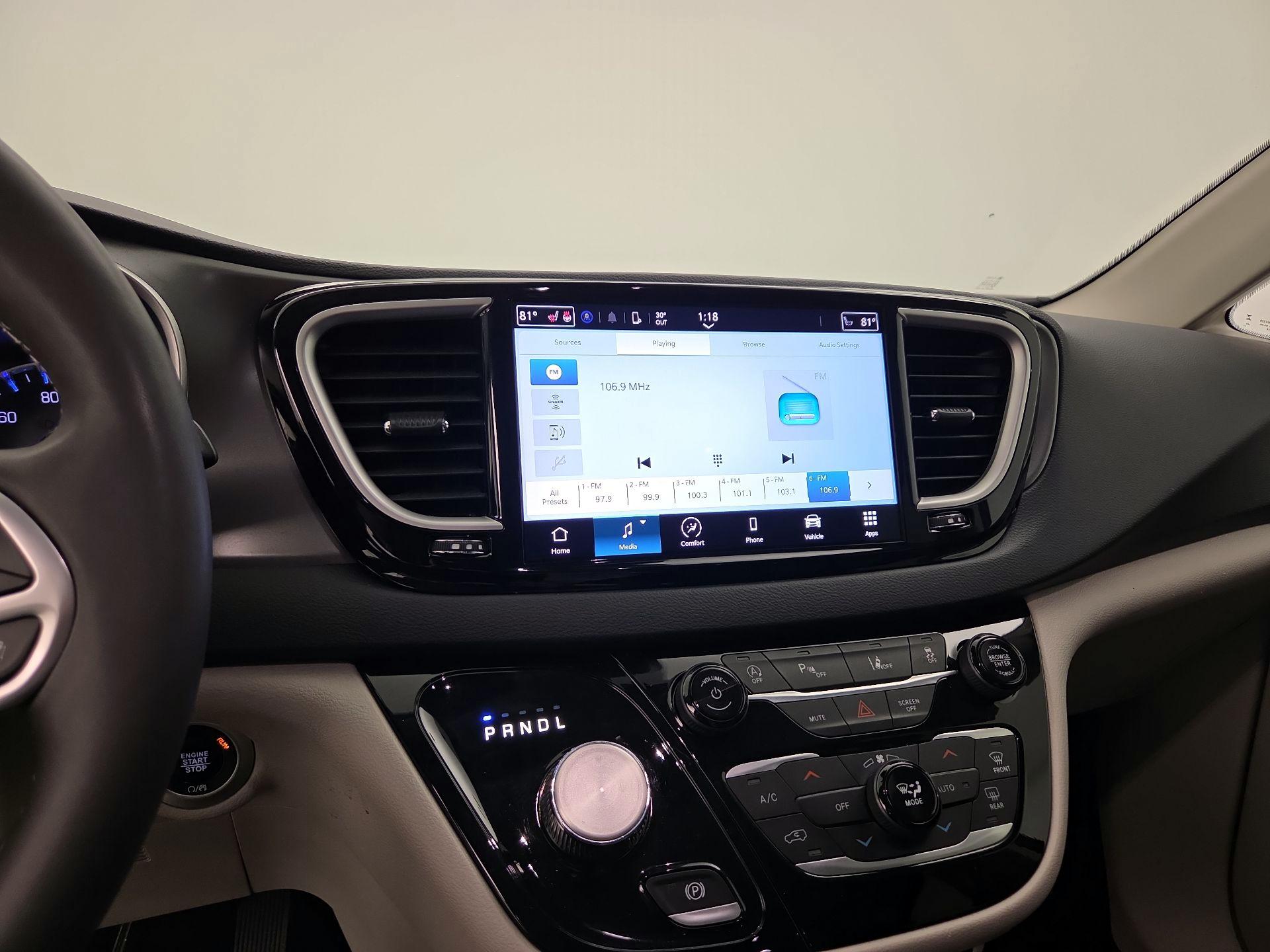 Thumbnail: 2023 Chrysler Pacifica - 15