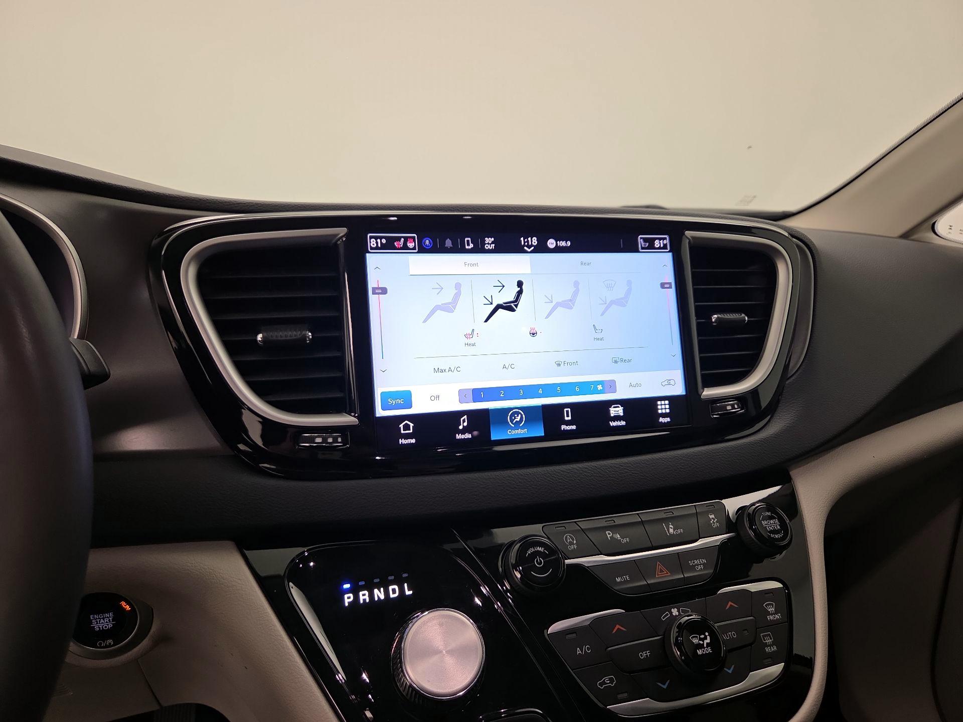 Thumbnail: 2023 Chrysler Pacifica - 16