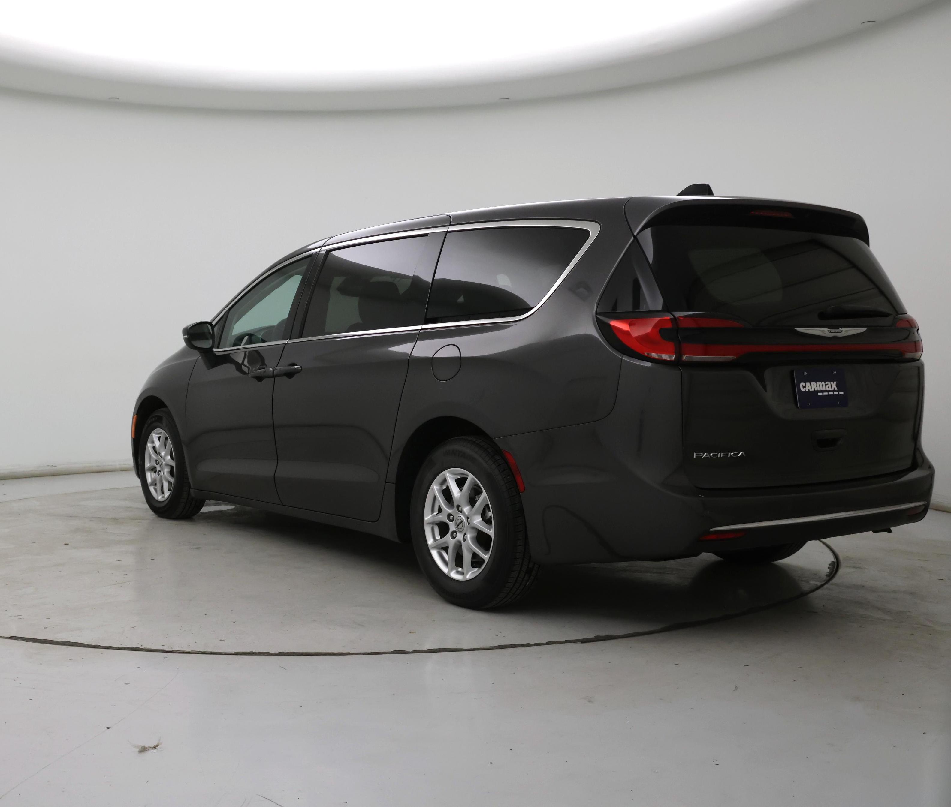 Thumbnail: 2023 Chrysler Pacifica - 2