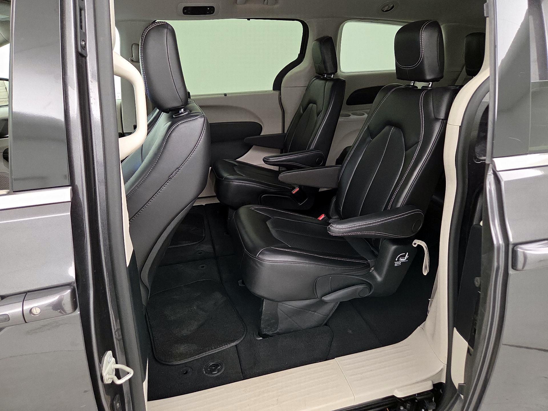 Thumbnail: 2023 Chrysler Pacifica - 19