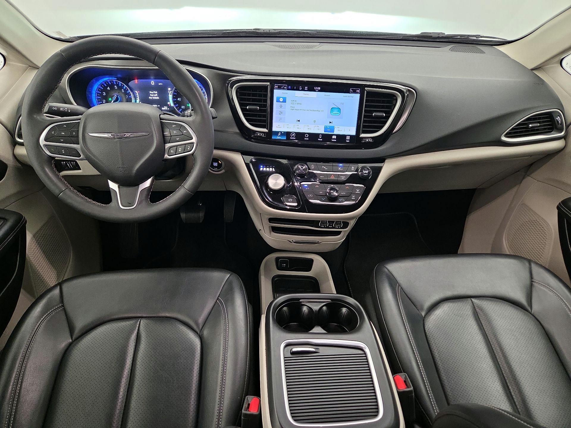 Thumbnail: 2023 Chrysler Pacifica - 9