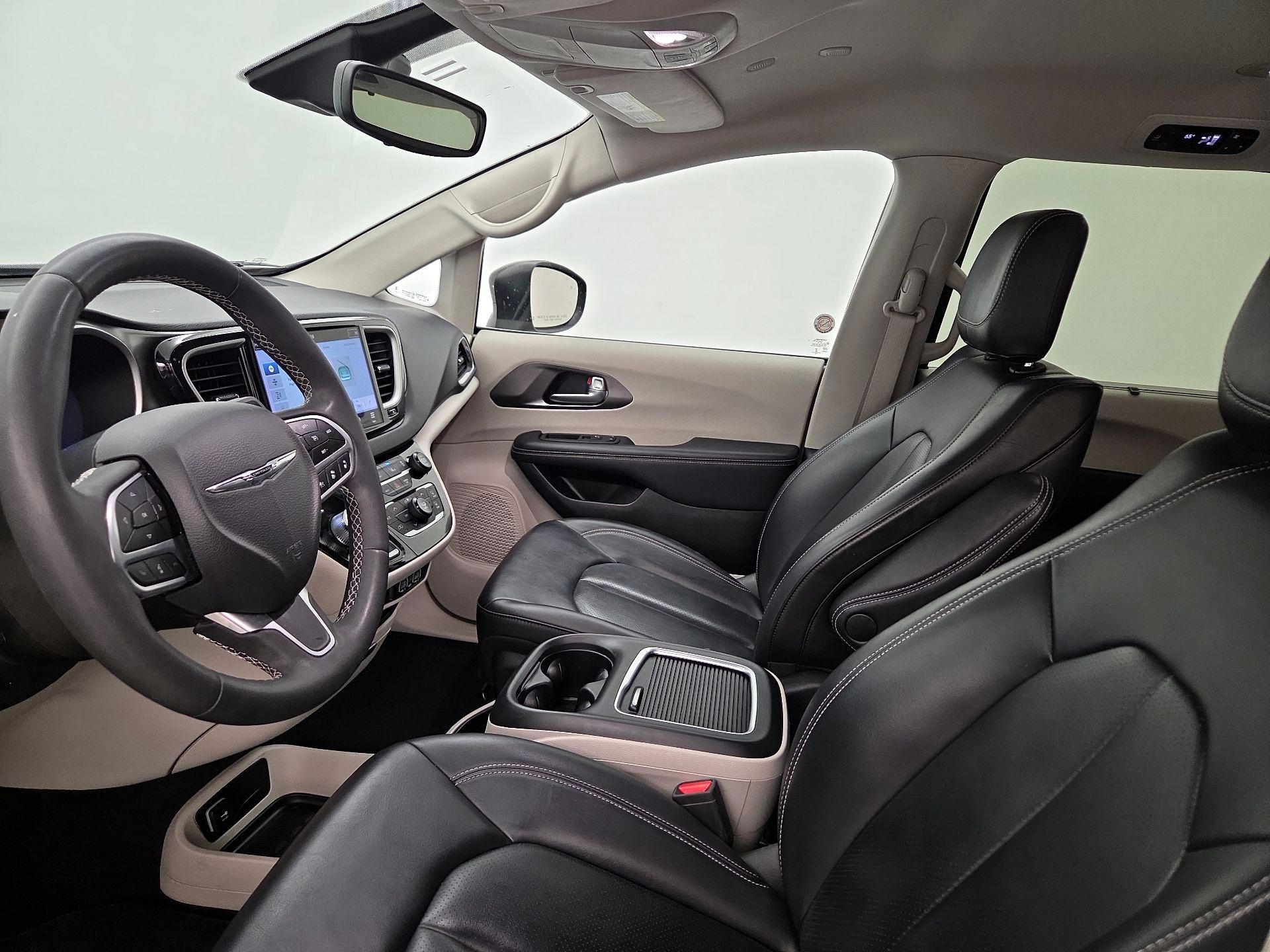 Thumbnail: 2023 Chrysler Pacifica - 11