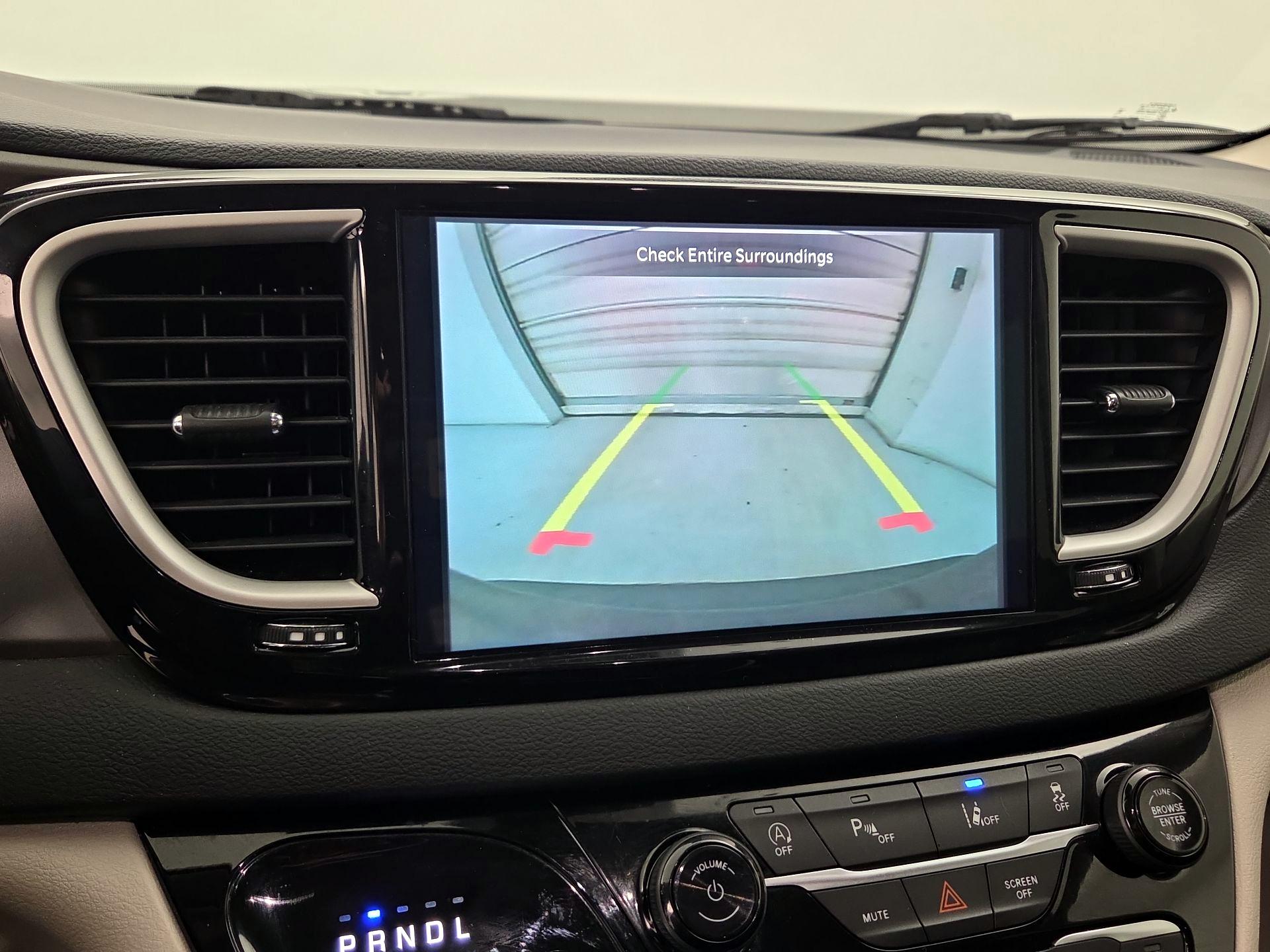 Thumbnail: 2023 Chrysler Pacifica - 14