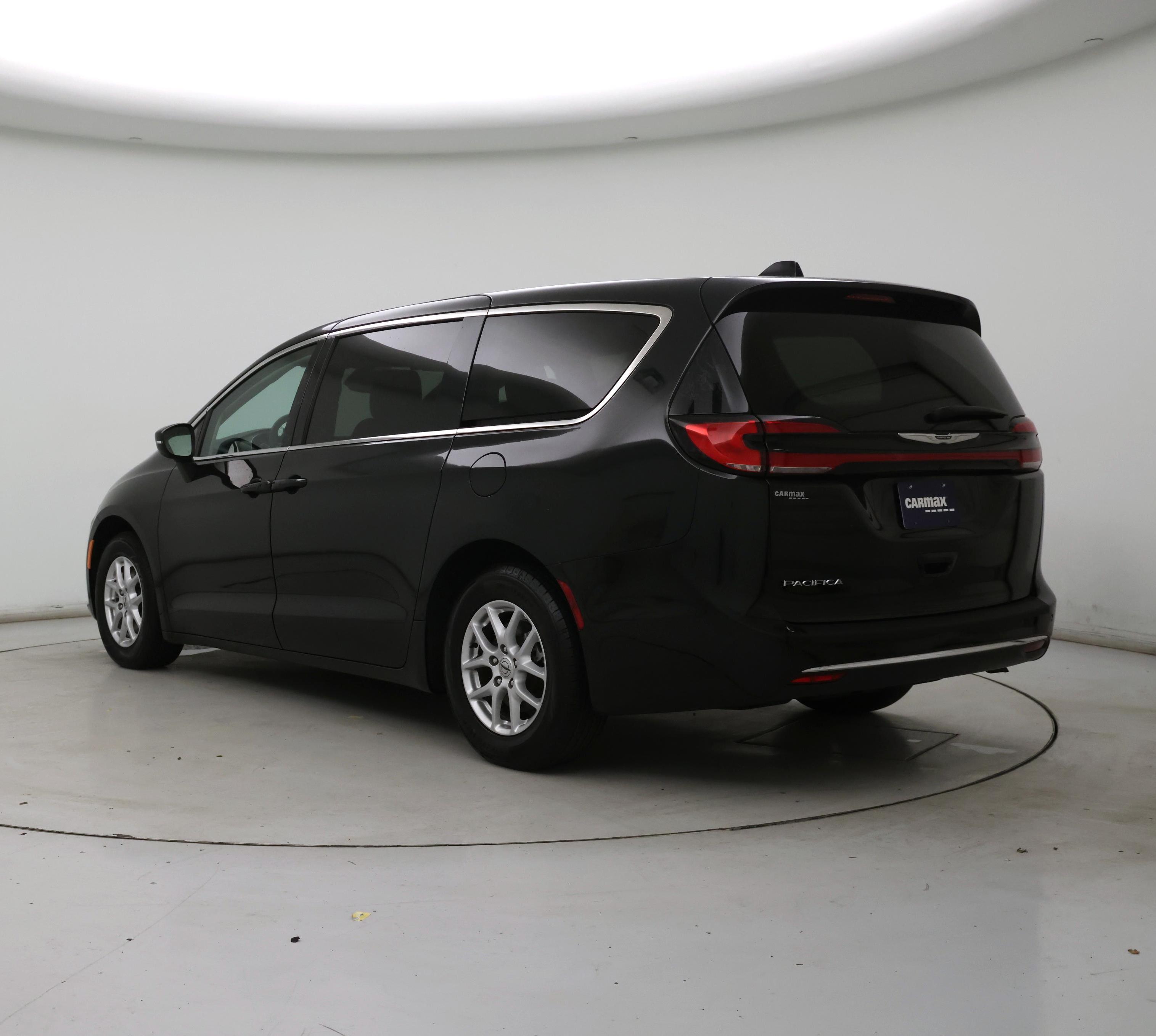 Thumbnail: 2023 Chrysler Pacifica - 2