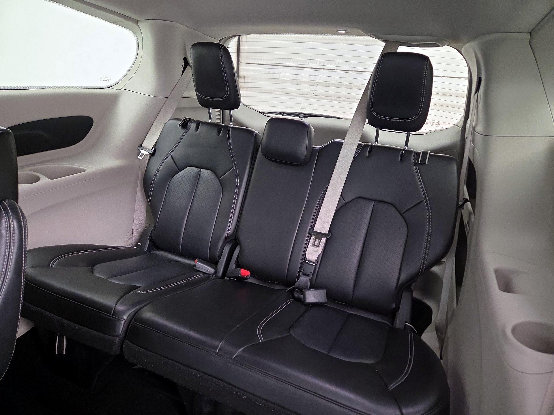 Thumbnail: 2023 Chrysler Pacifica - 20