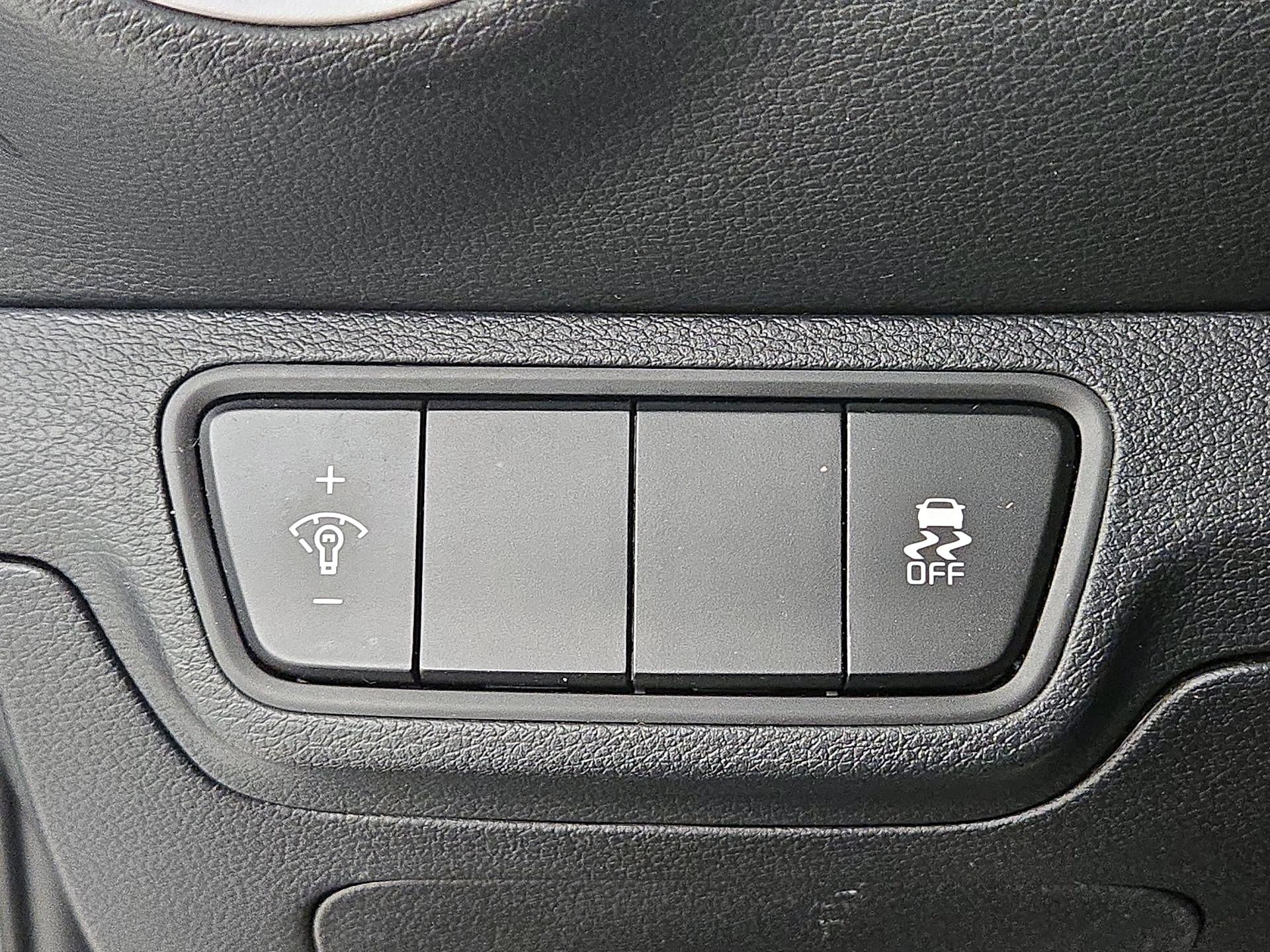 Thumbnail: 2023 Kia Forte - 13