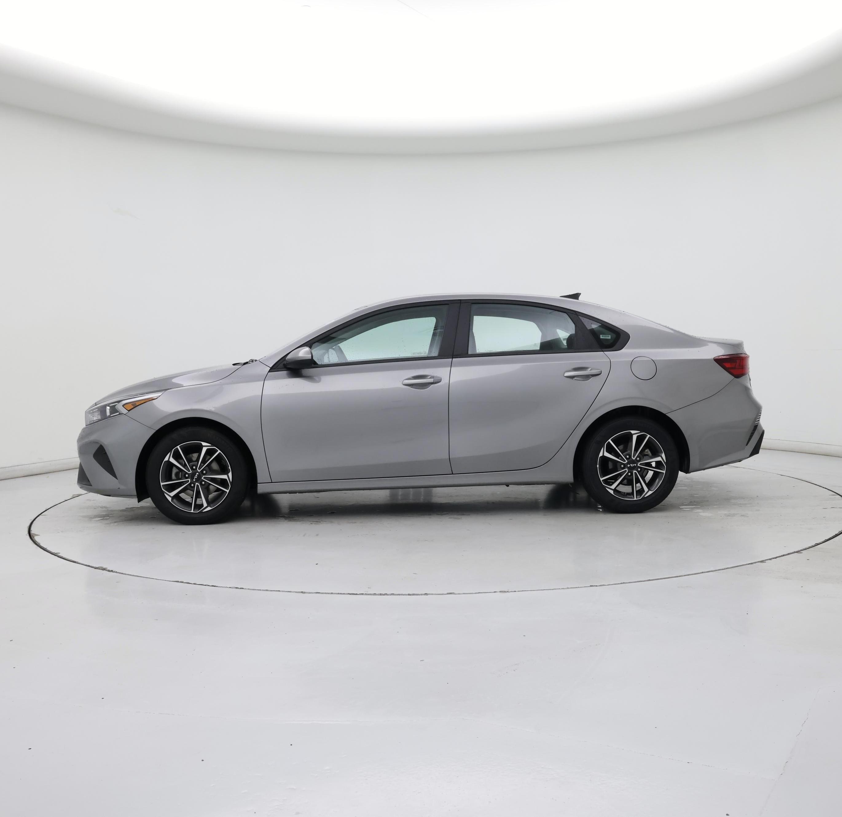 Thumbnail: 2023 Kia Forte - 3