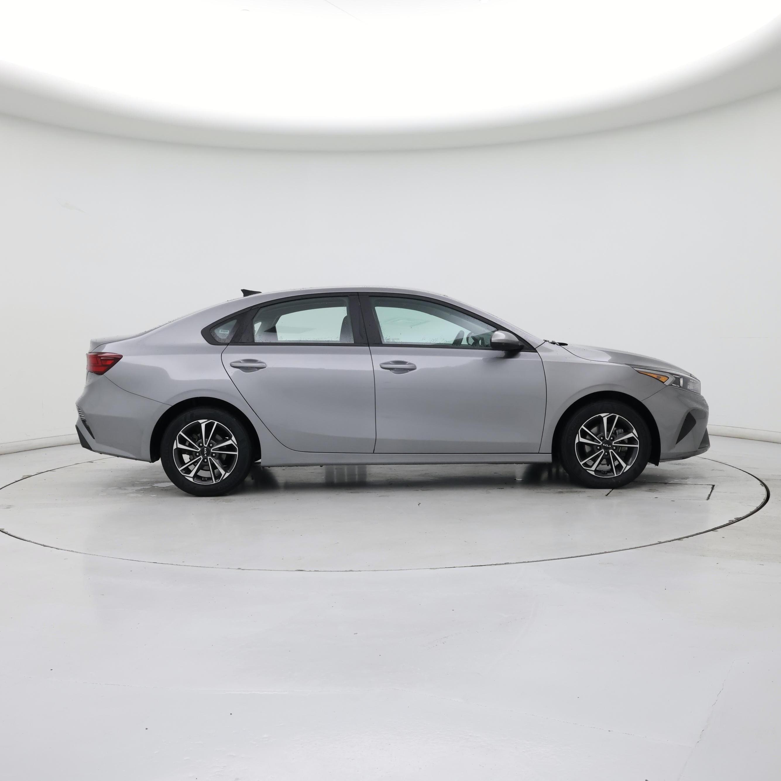 Thumbnail: 2023 Kia Forte - 7